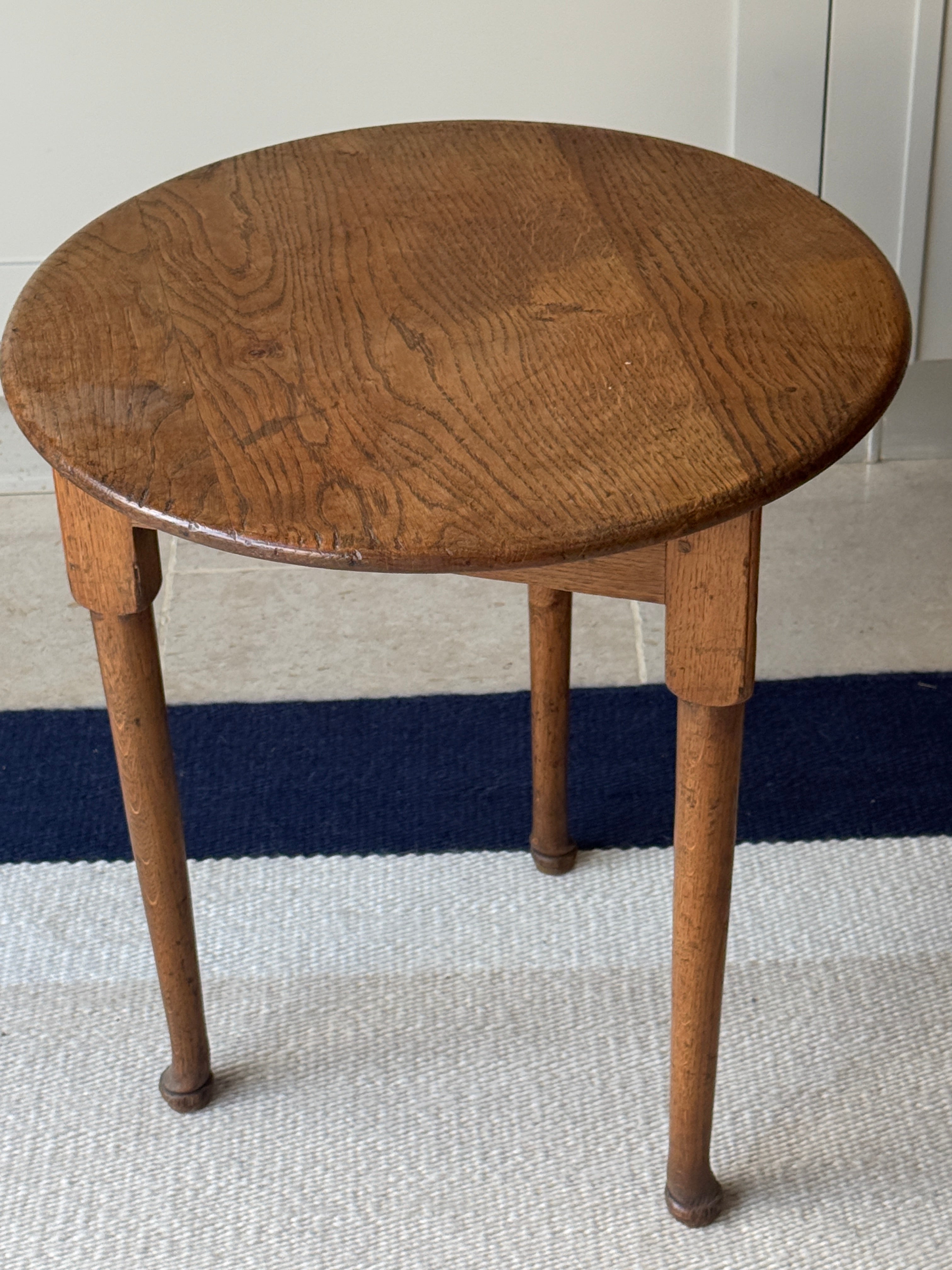 Small Honeyed Oak Side Table with Pad Feet