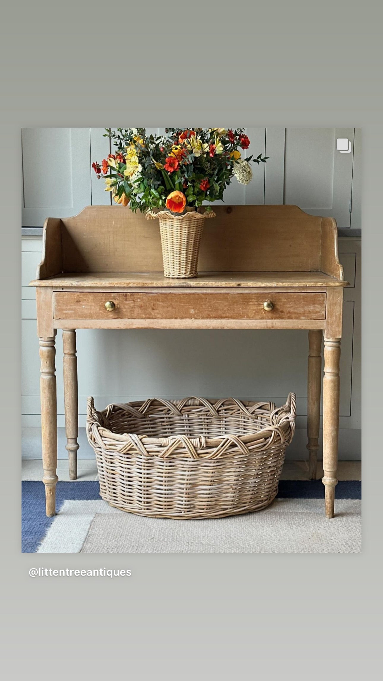 Vintage Pine Washstand with single drawer