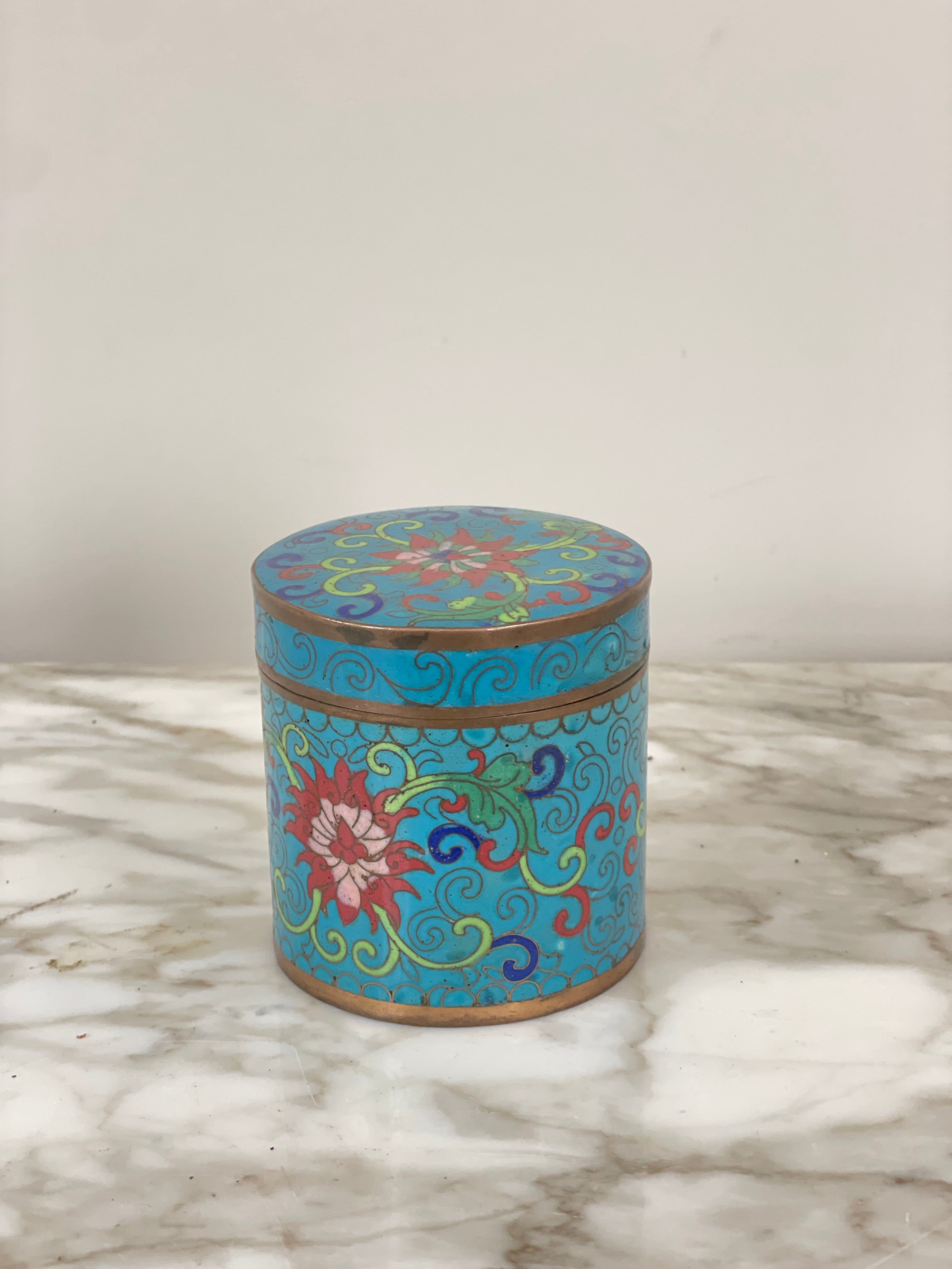 Cloisonné lidded pot