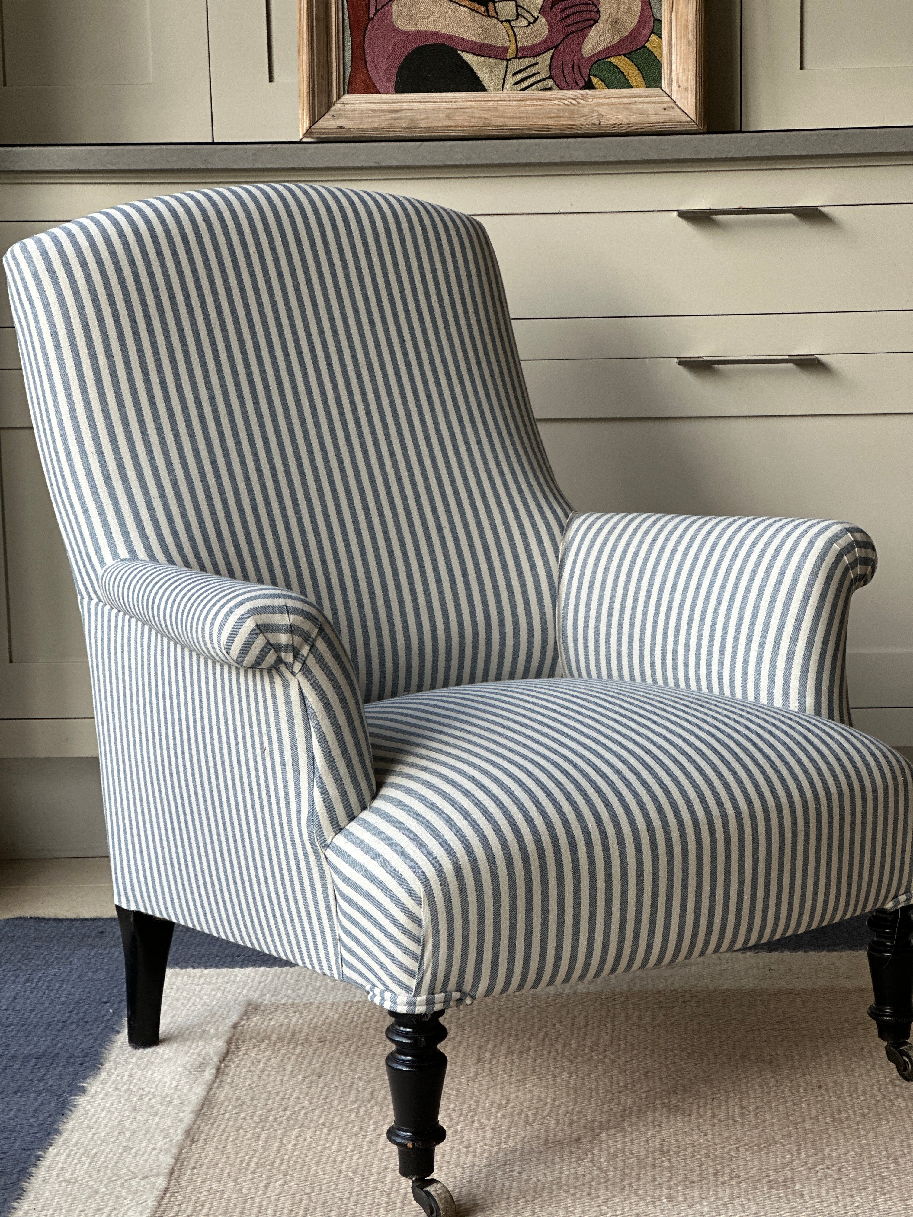 Square back Nap III chair in blue and white ticking