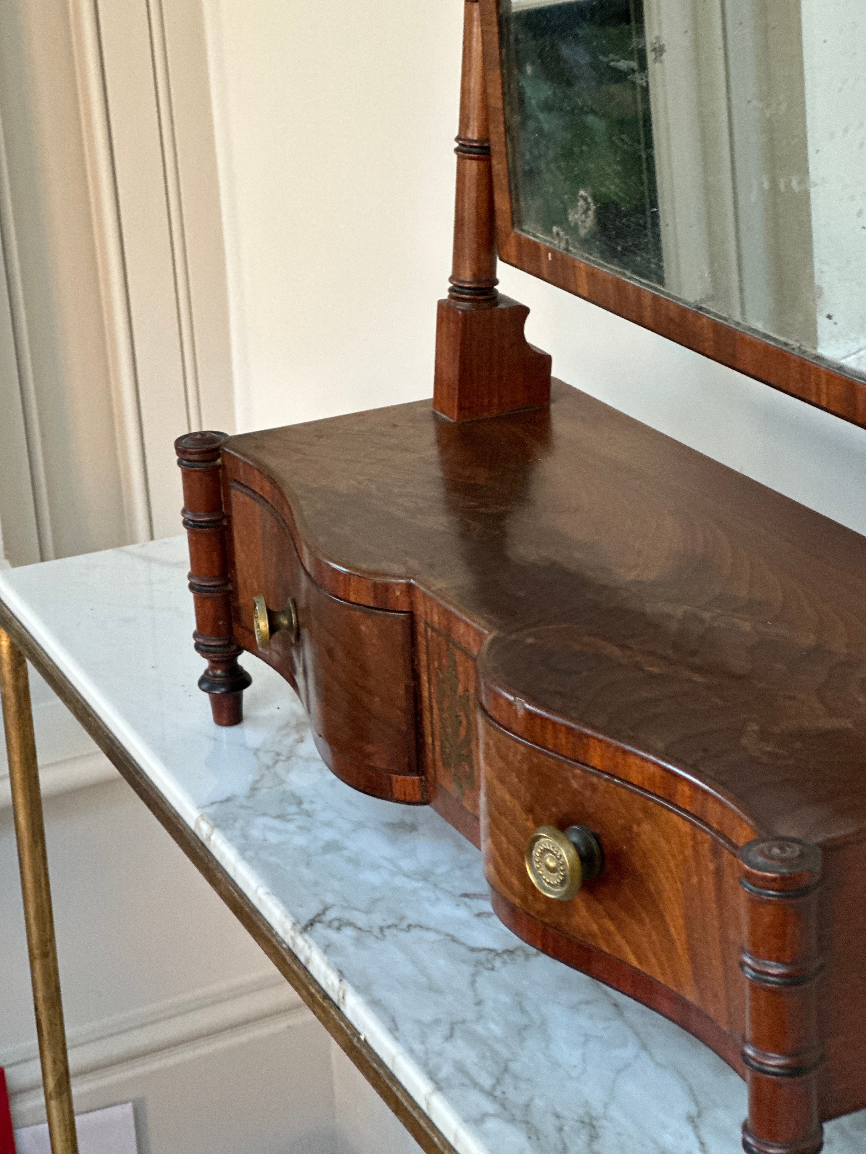 Stylish 19th Century Serpentine Dressing Table Mirror