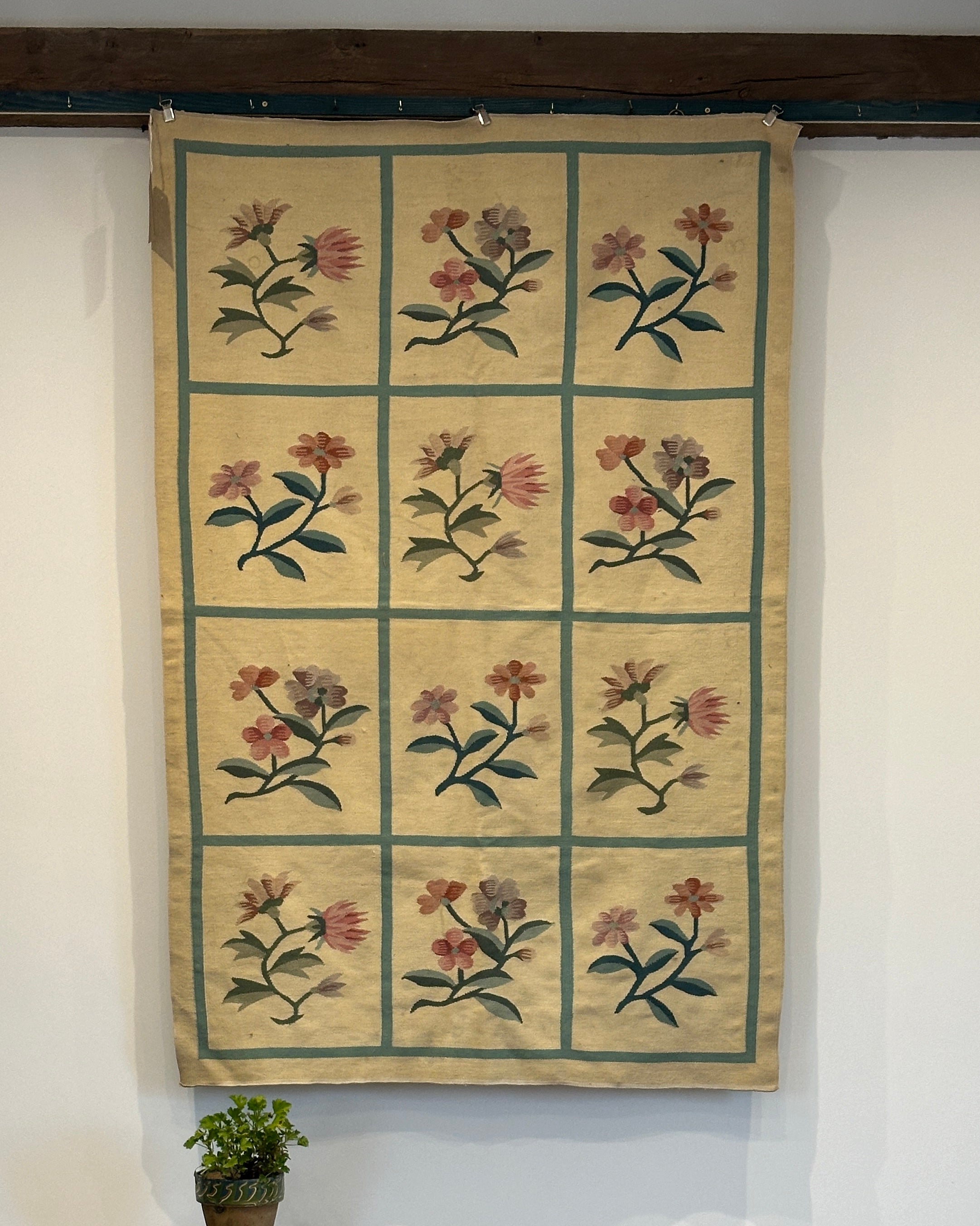 Vintage Turkish Handmade kilim (Flower Grid)