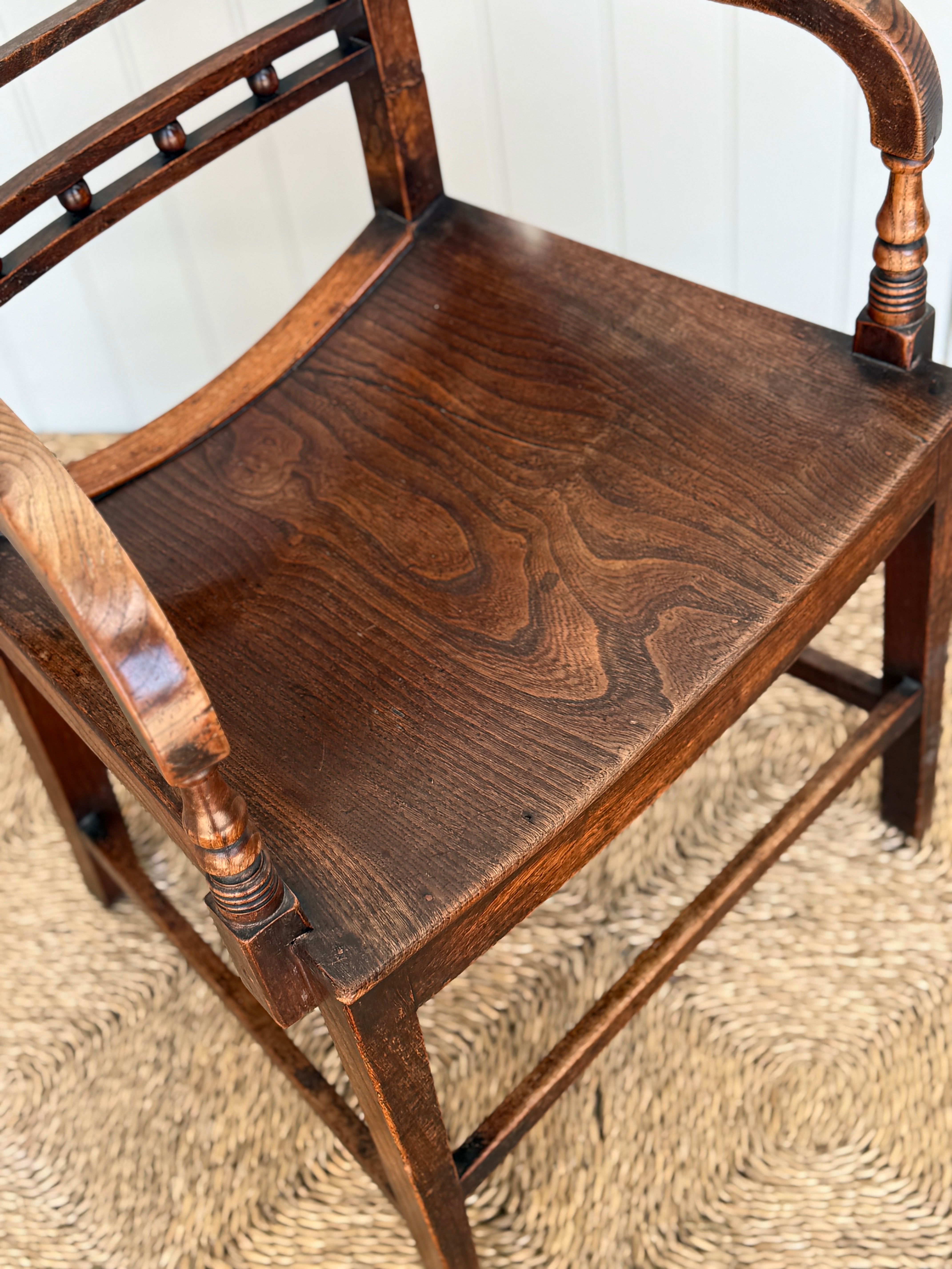 Regency Mendlesham Armchair made of Elm, Ash and Fruitwood