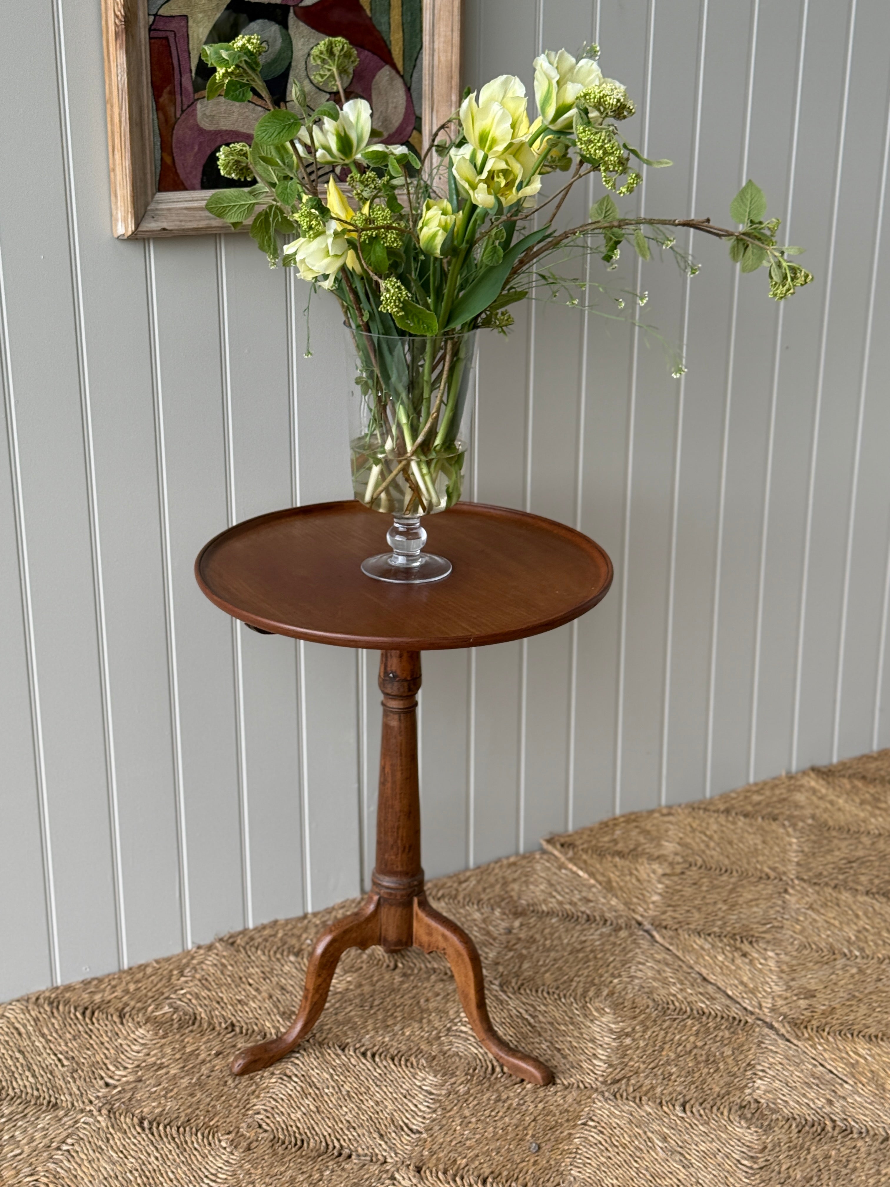 Georgian Tripod Table with a circular dished top