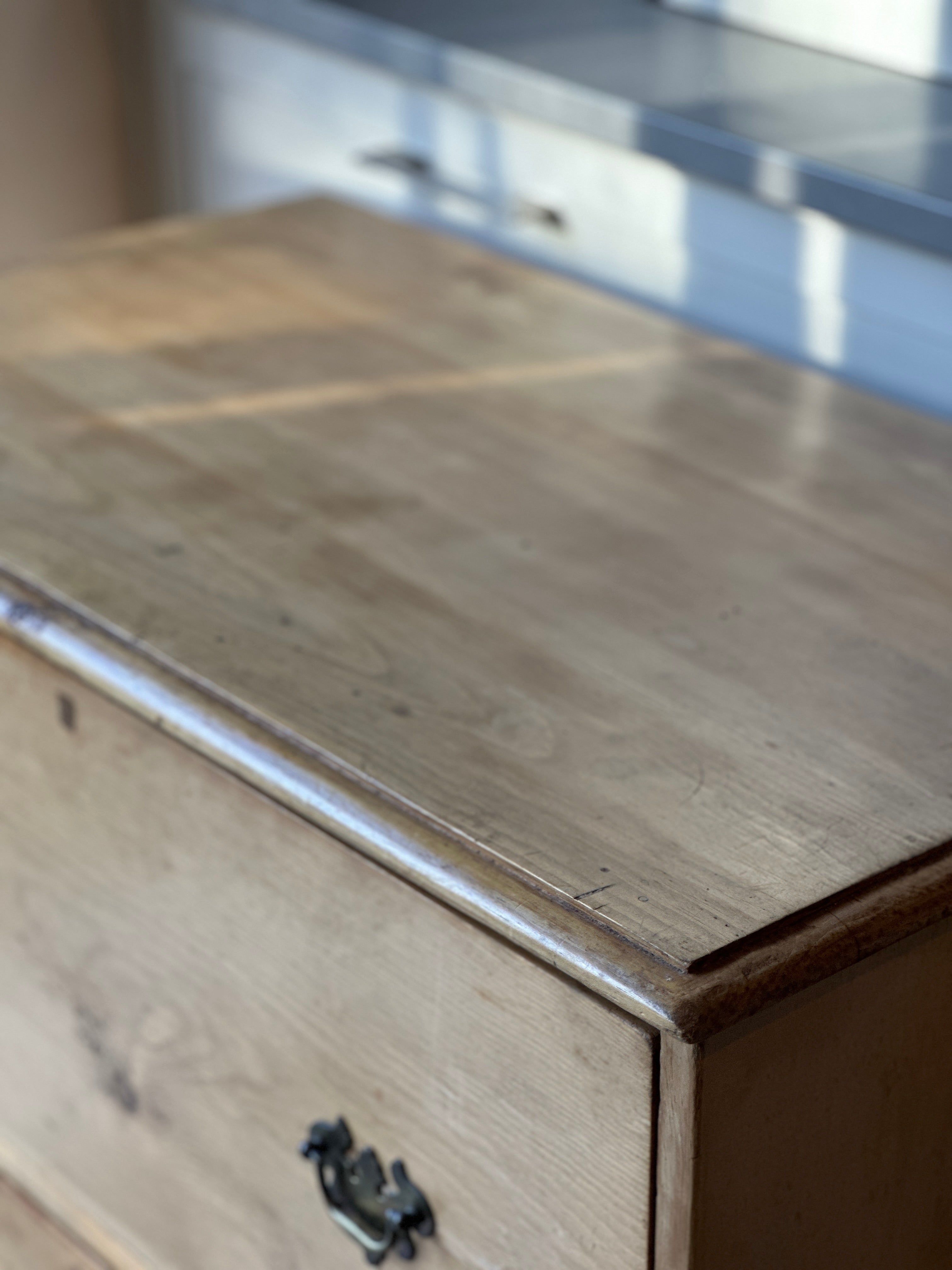 Small Vintage Pine Chest of drawers