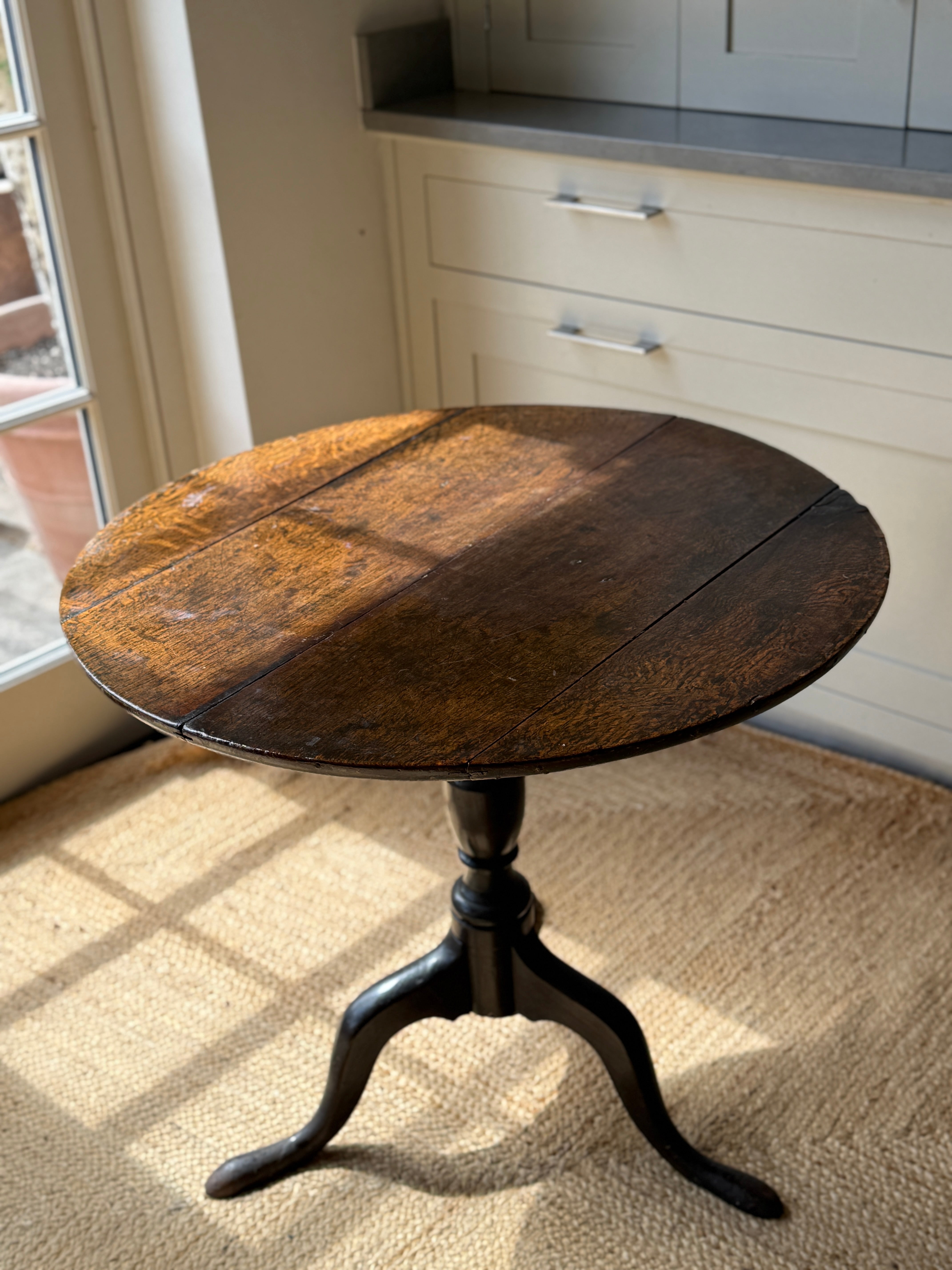 Georgian Oak Tilt-Top Tripod Table, circa 1760–1800