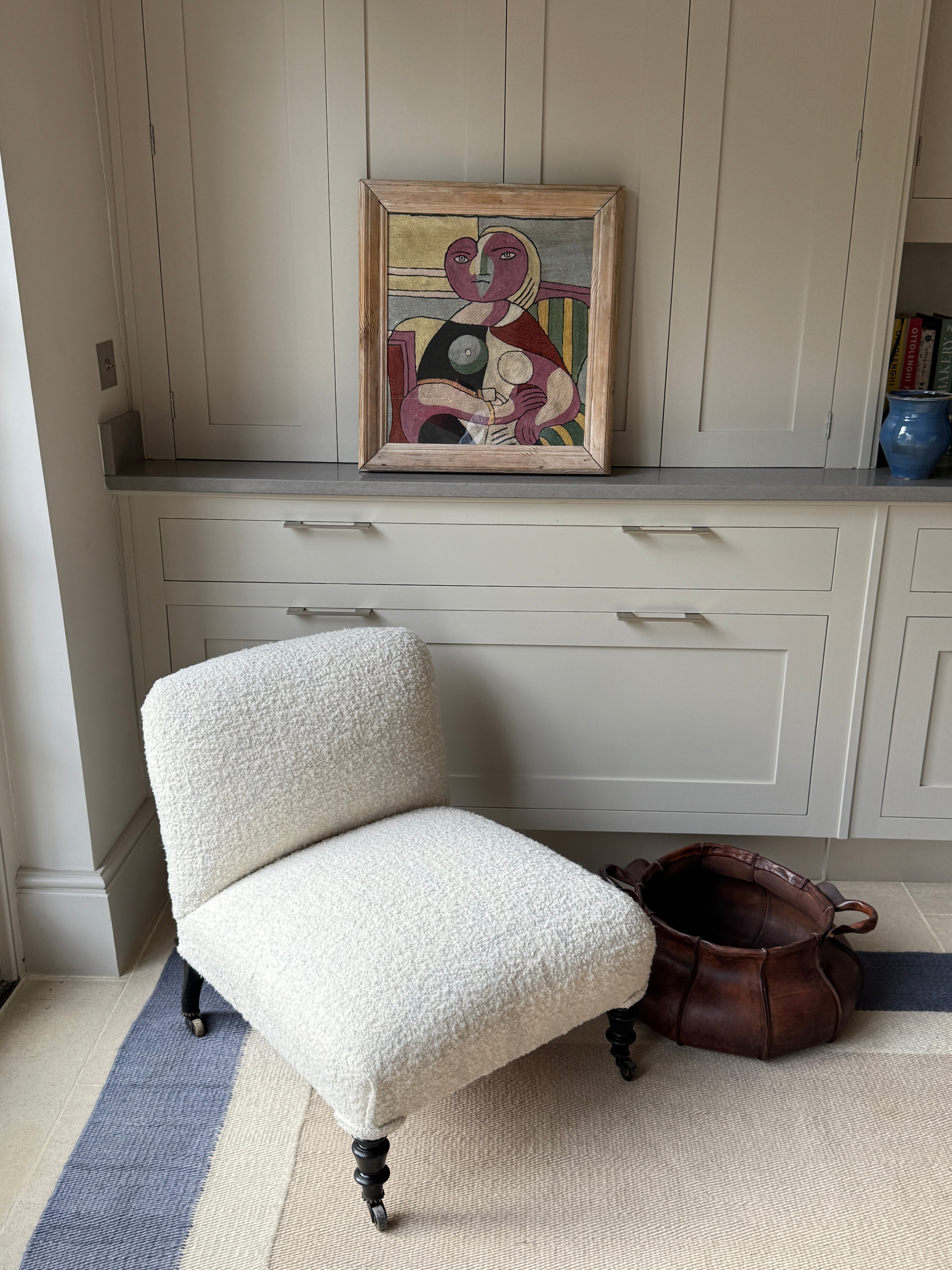 French 19th Century Slipper Chair in white boucle wool with hints of blue