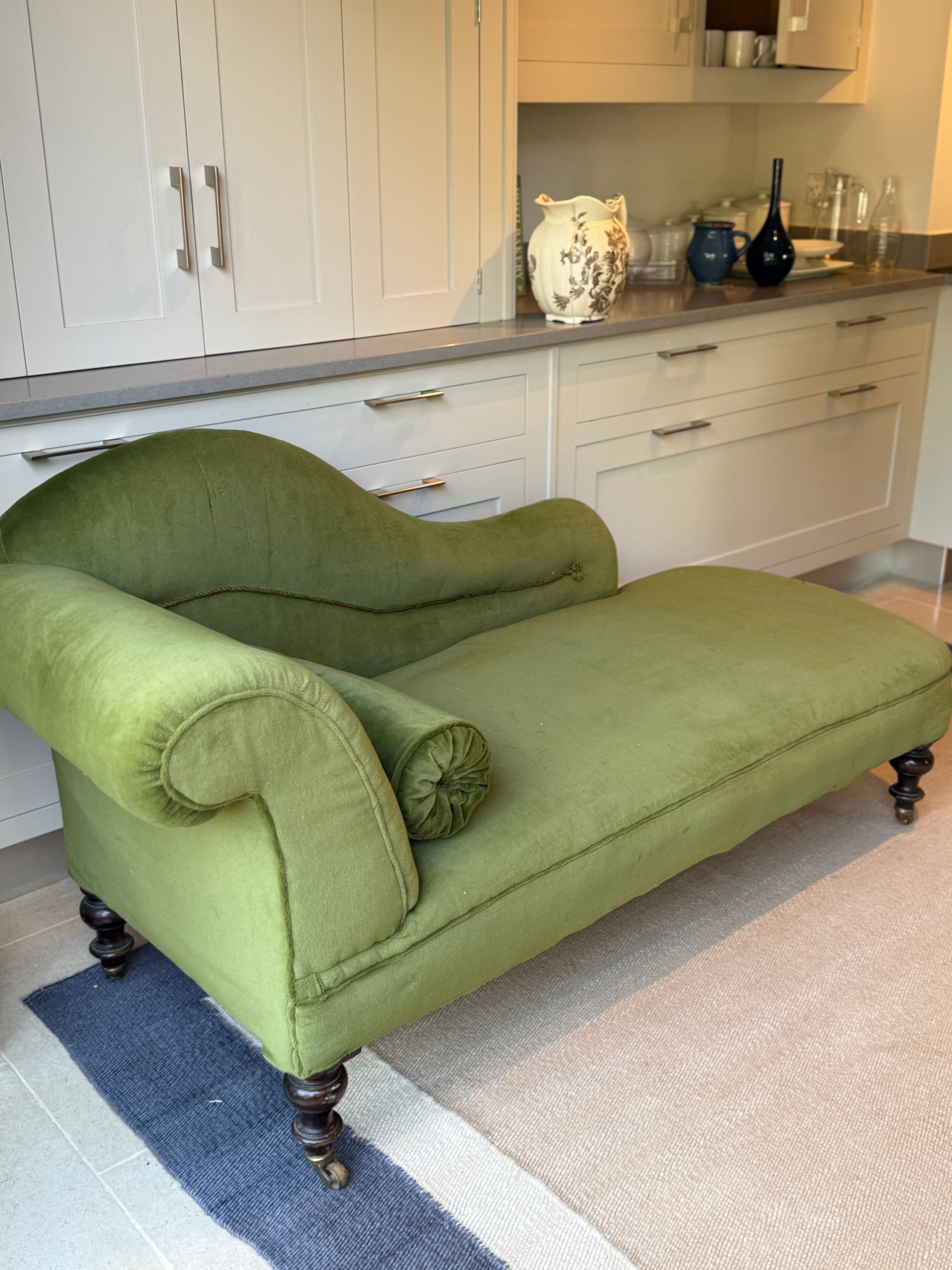 Late 19th Century Chaise Green Velvet