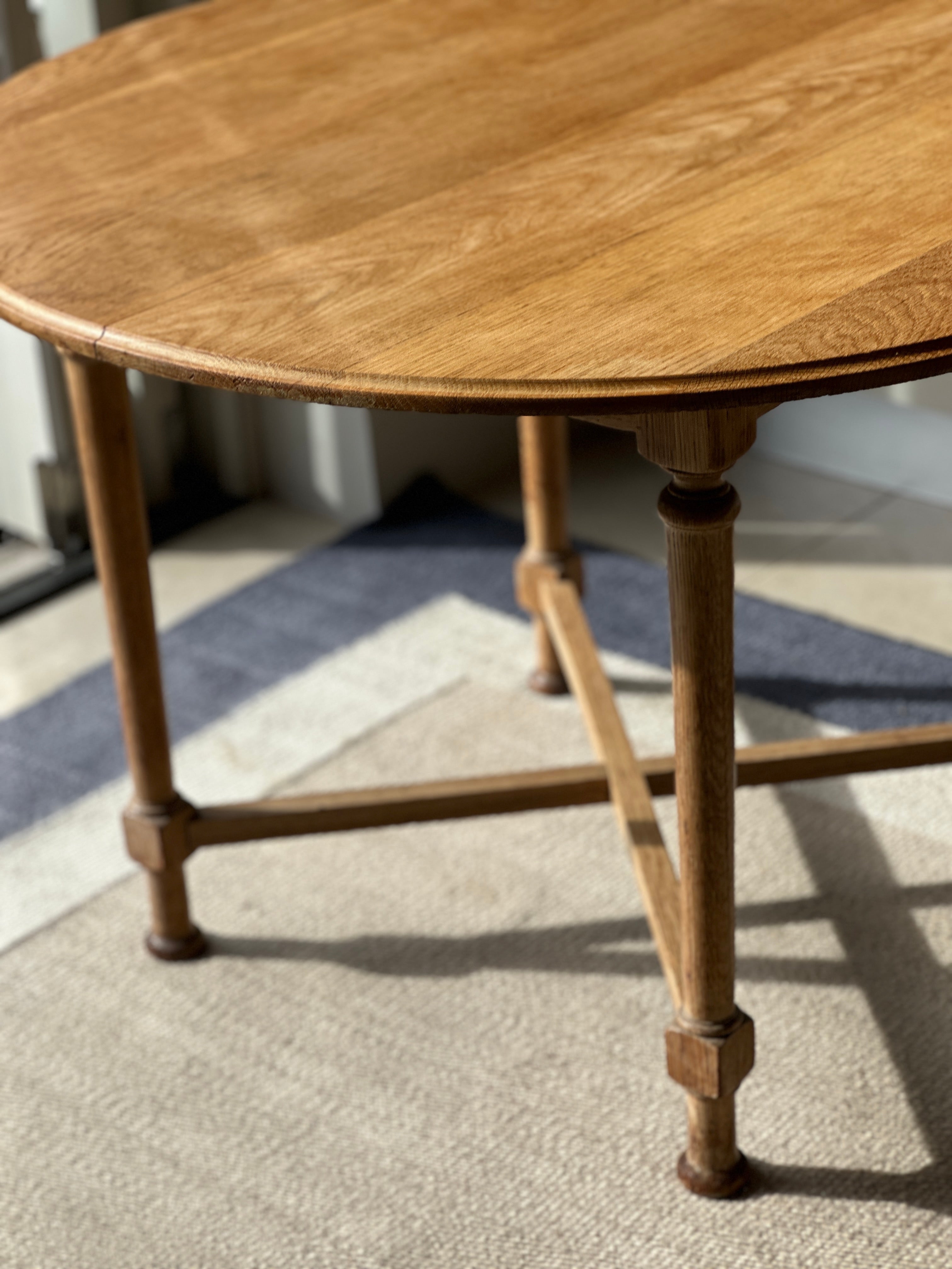 Circular Oak Arts & Crafts Table