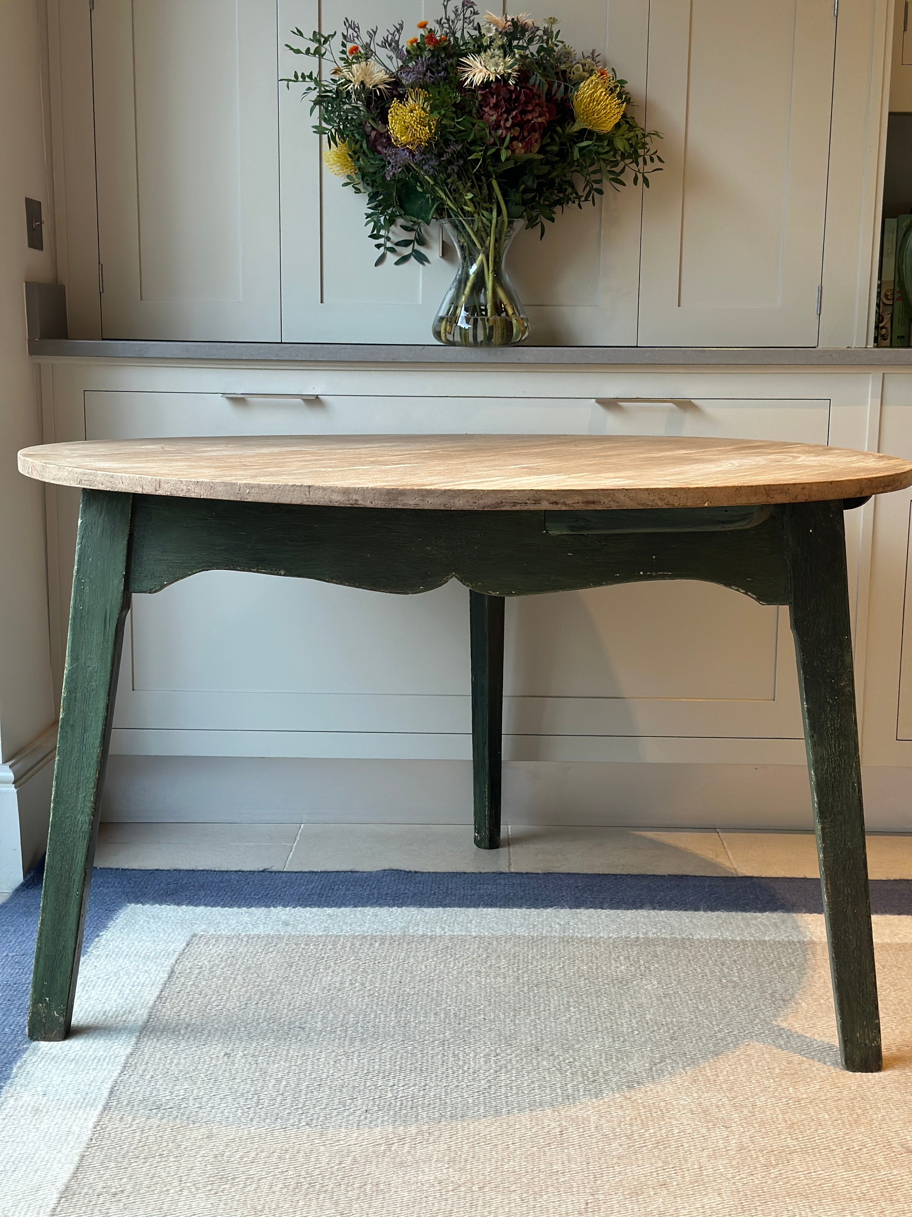 A Large Bleached Oak Dining Table - with cricket table legs