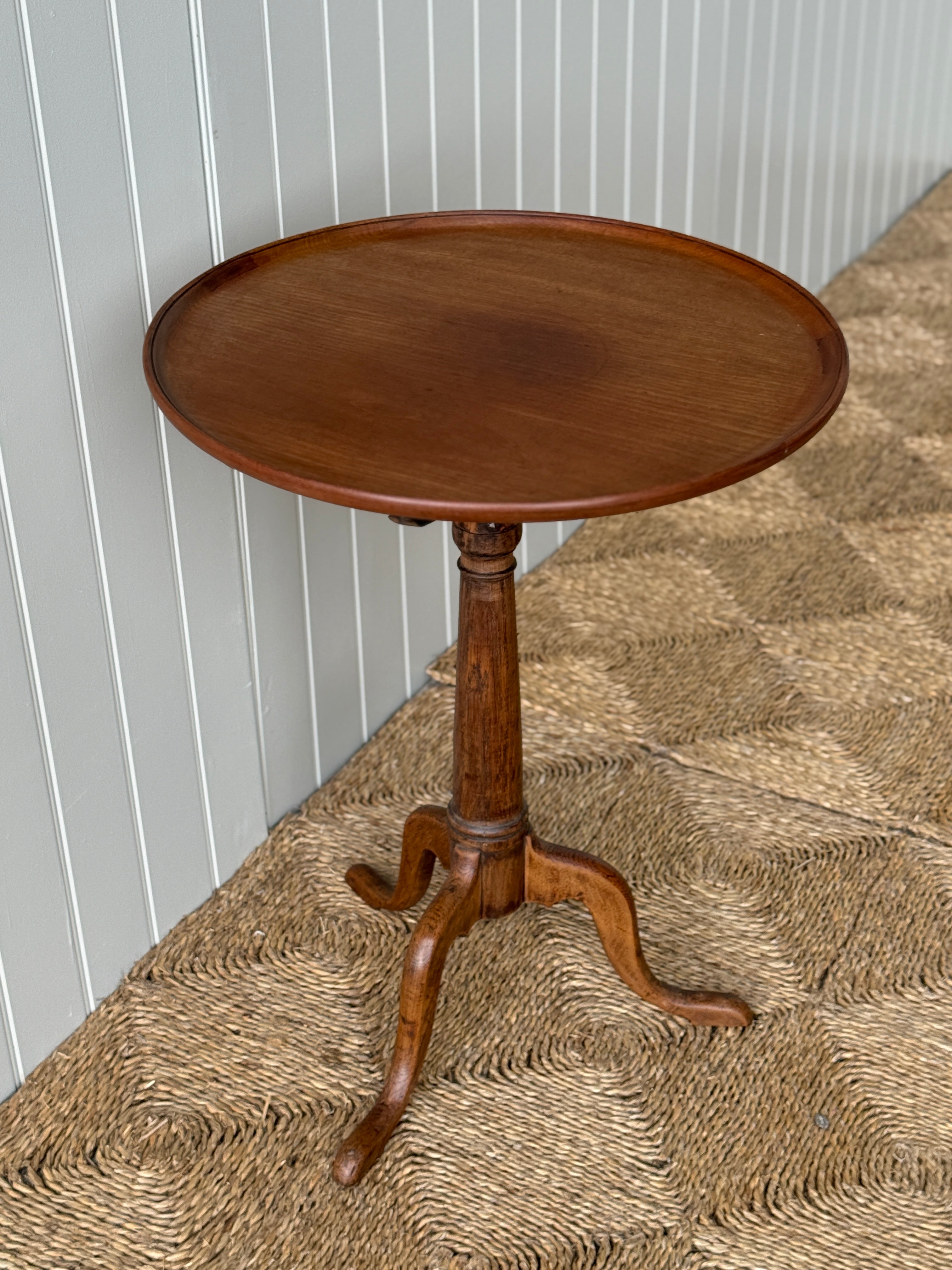 Georgian Tripod Table with a circular dished top