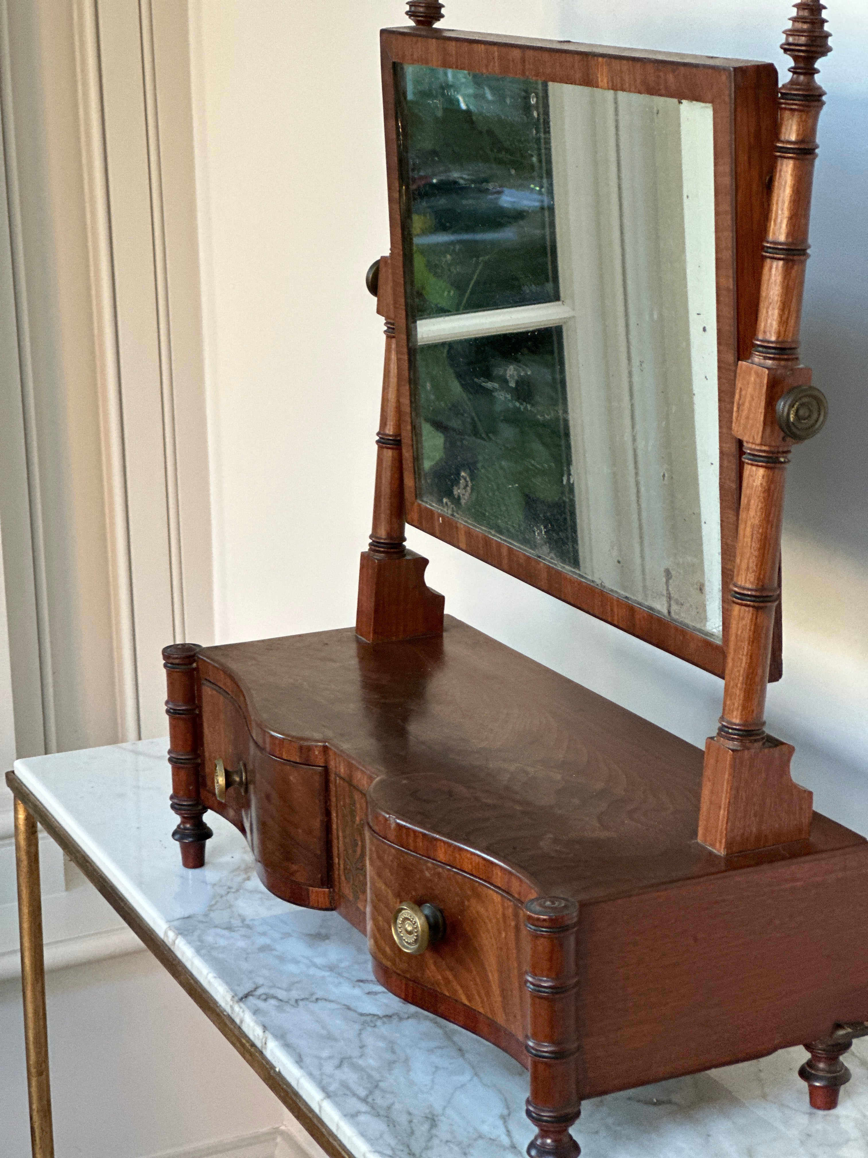 Stylish 19th Century Serpentine Dressing Table Mirror