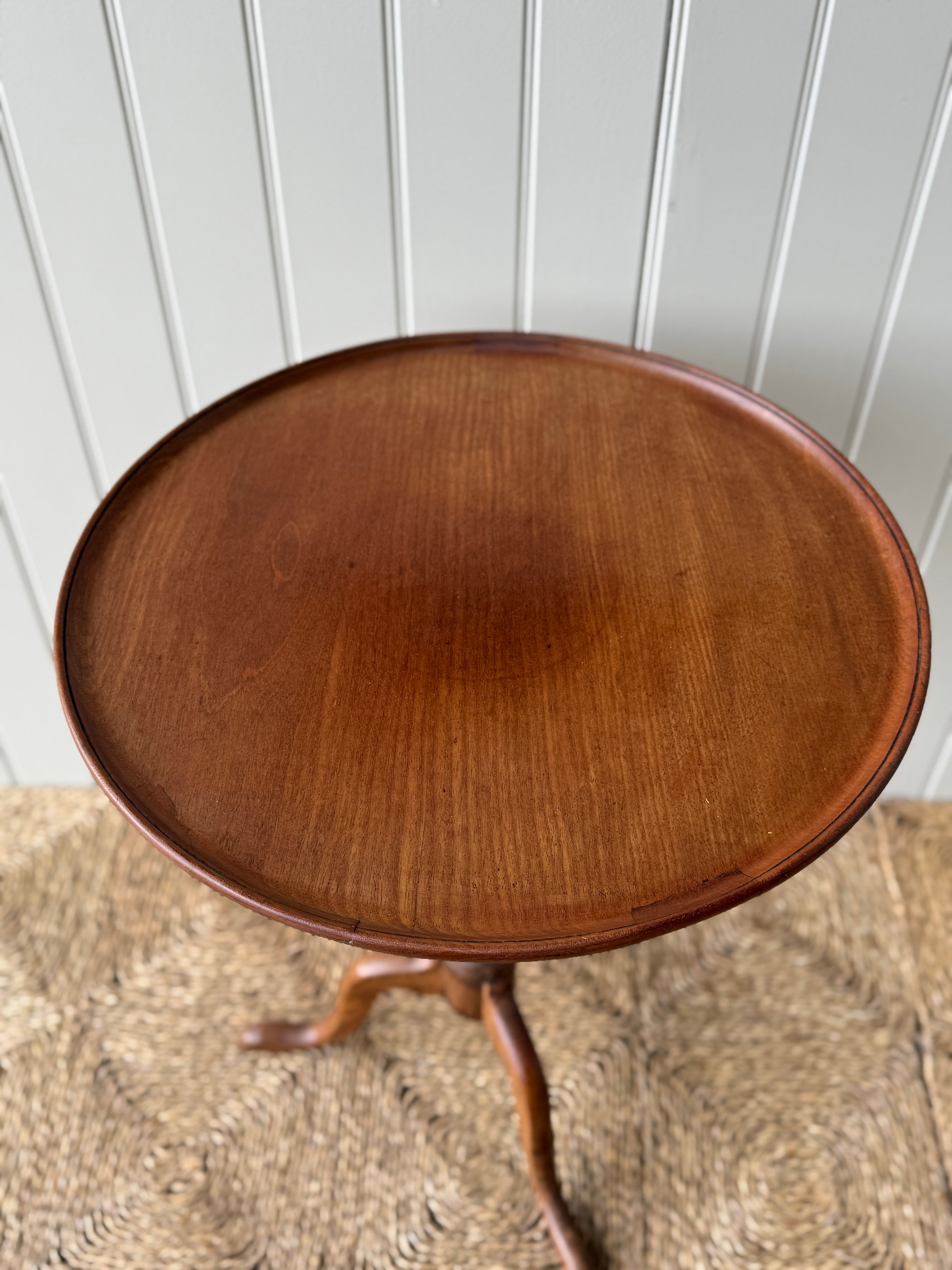 Georgian Tripod Table with a circular dished top