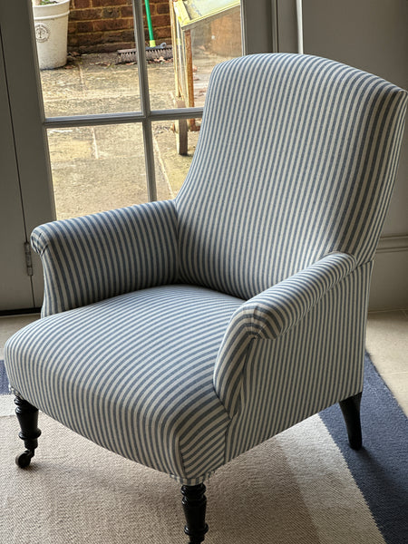Square back Nap III chair in blue and white ticking