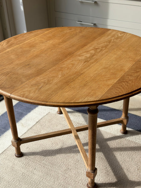 Circular Oak Arts & Crafts Table