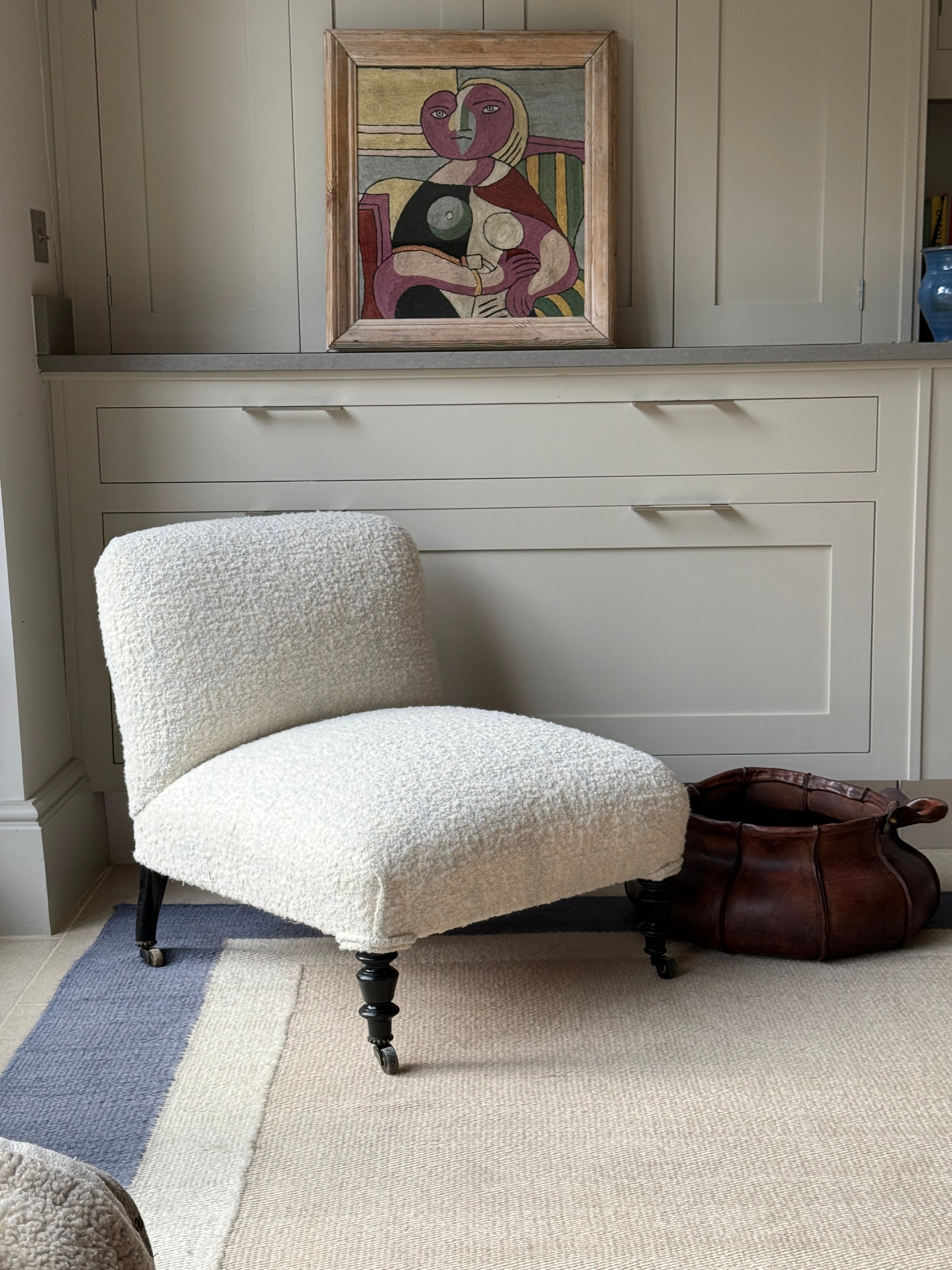 French 19th Century Slipper Chair in white boucle wool with hints of blue
