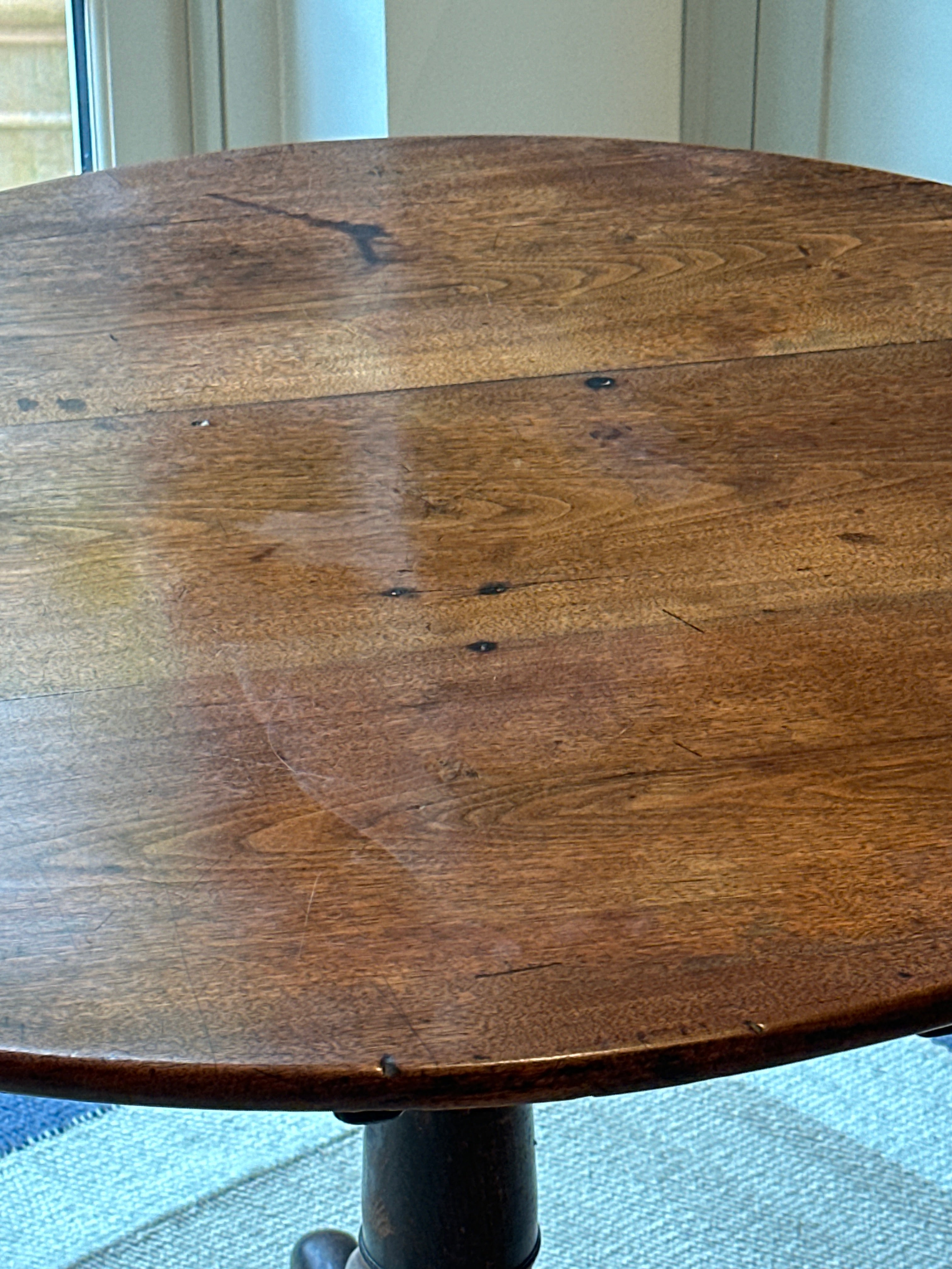 Beautiful Oak Tilt Top Table