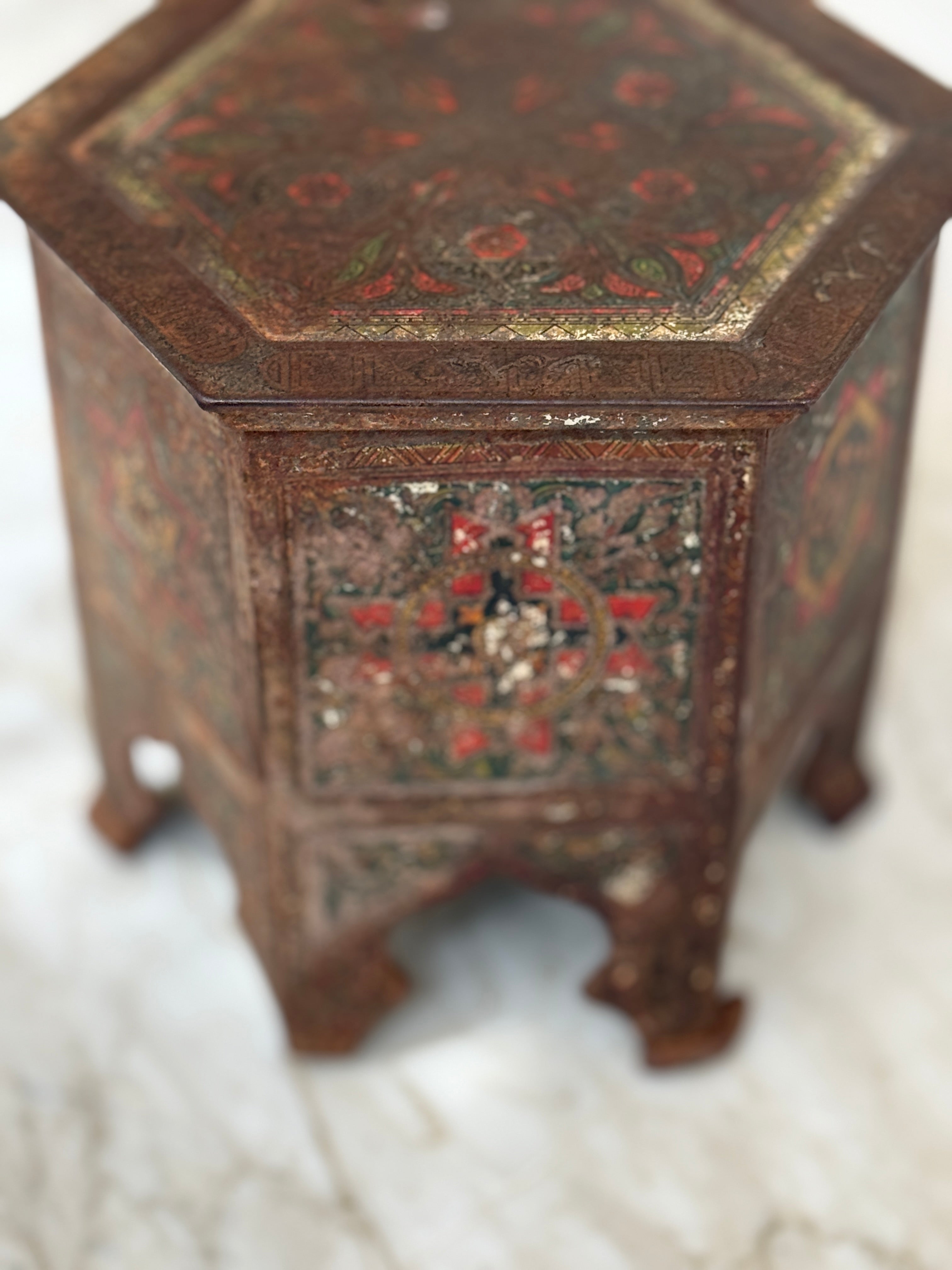 Huntley & Palmers ‘Syrian’ Novelty Biscuit Tin, circa 1903