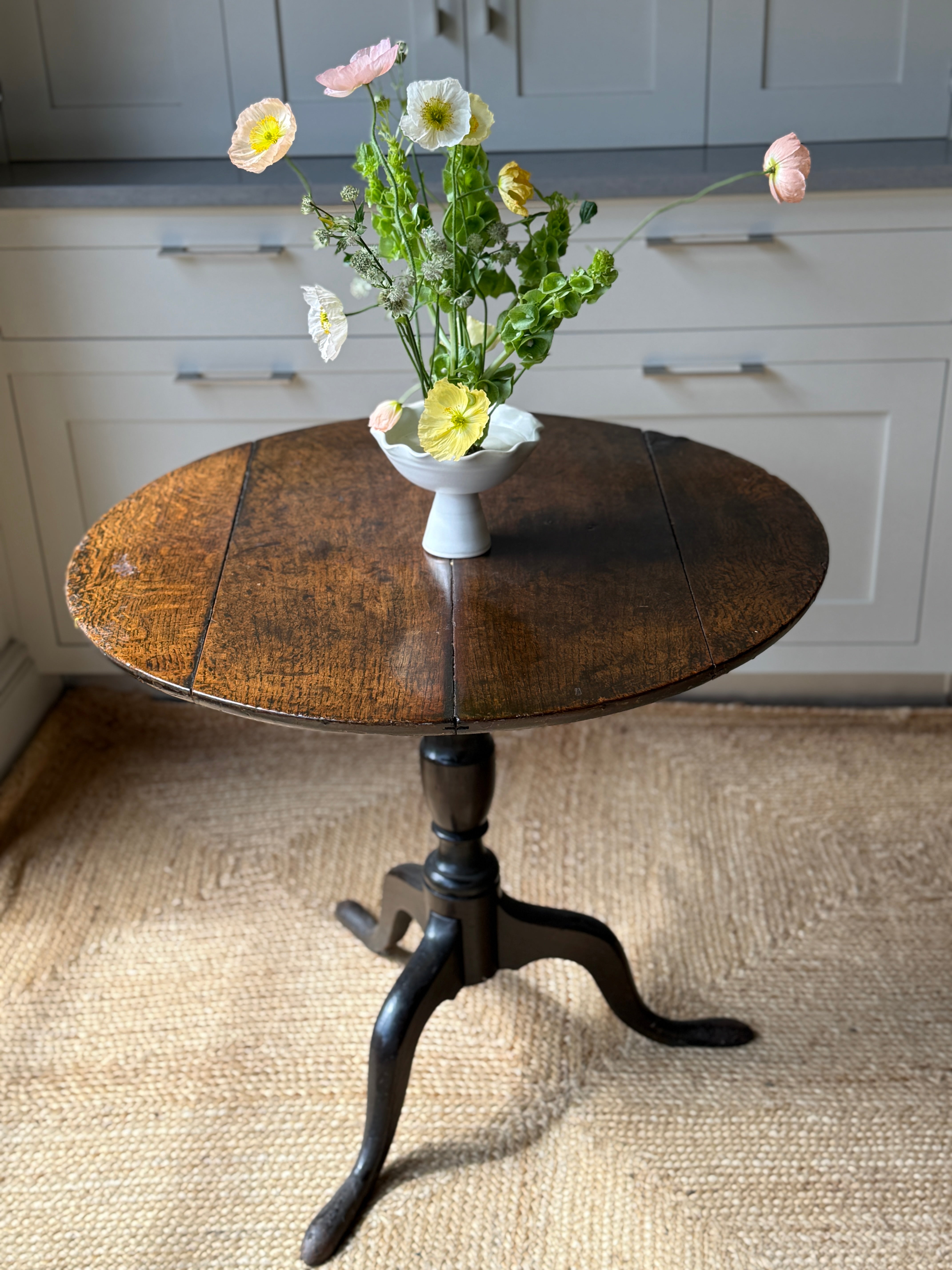 Georgian Oak Tilt-Top Tripod Table, circa 1760–1800