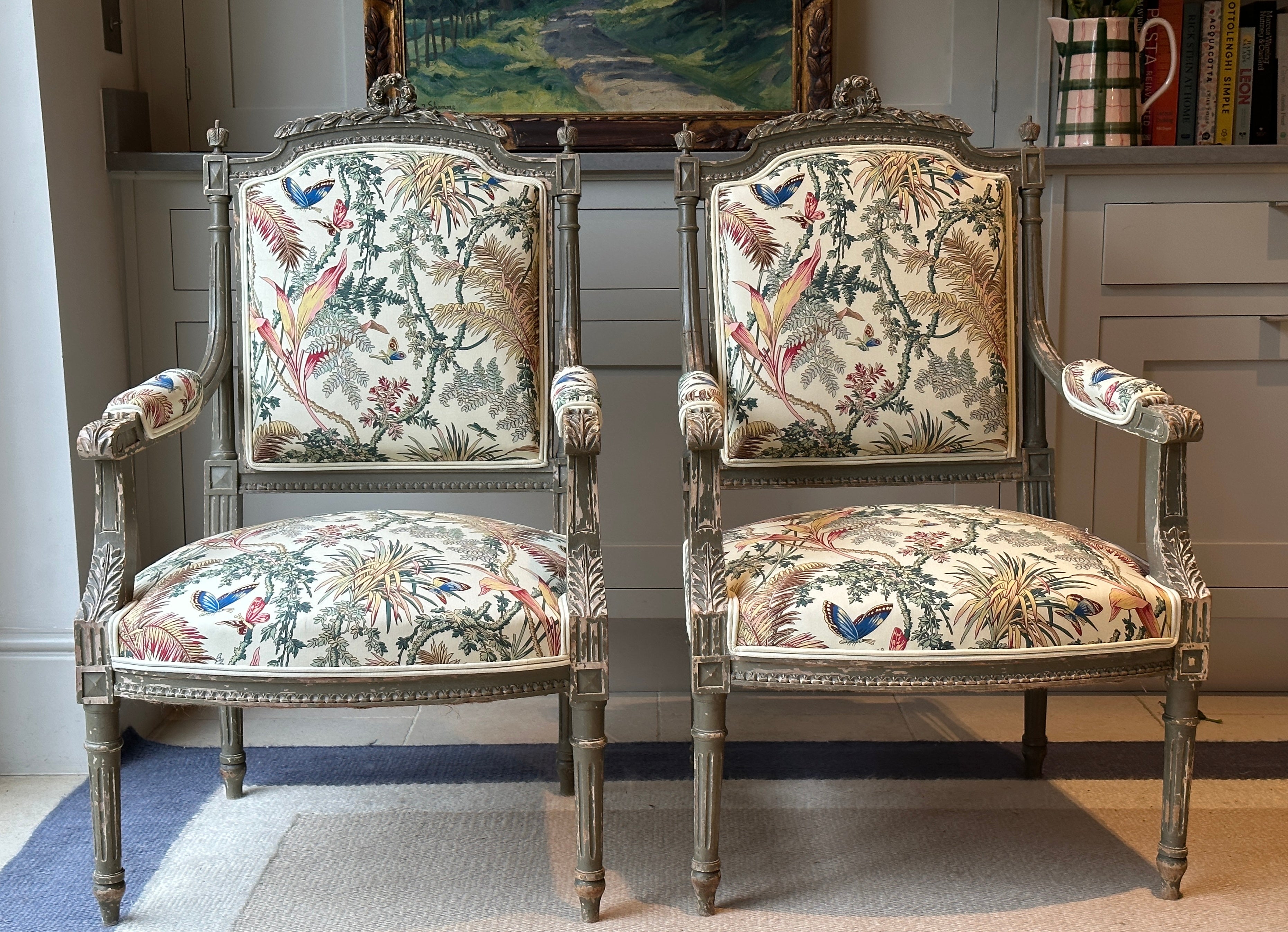 Elegant Pair of French Fauteuil Chairs in PF Braquenie - Papillions Exotiques