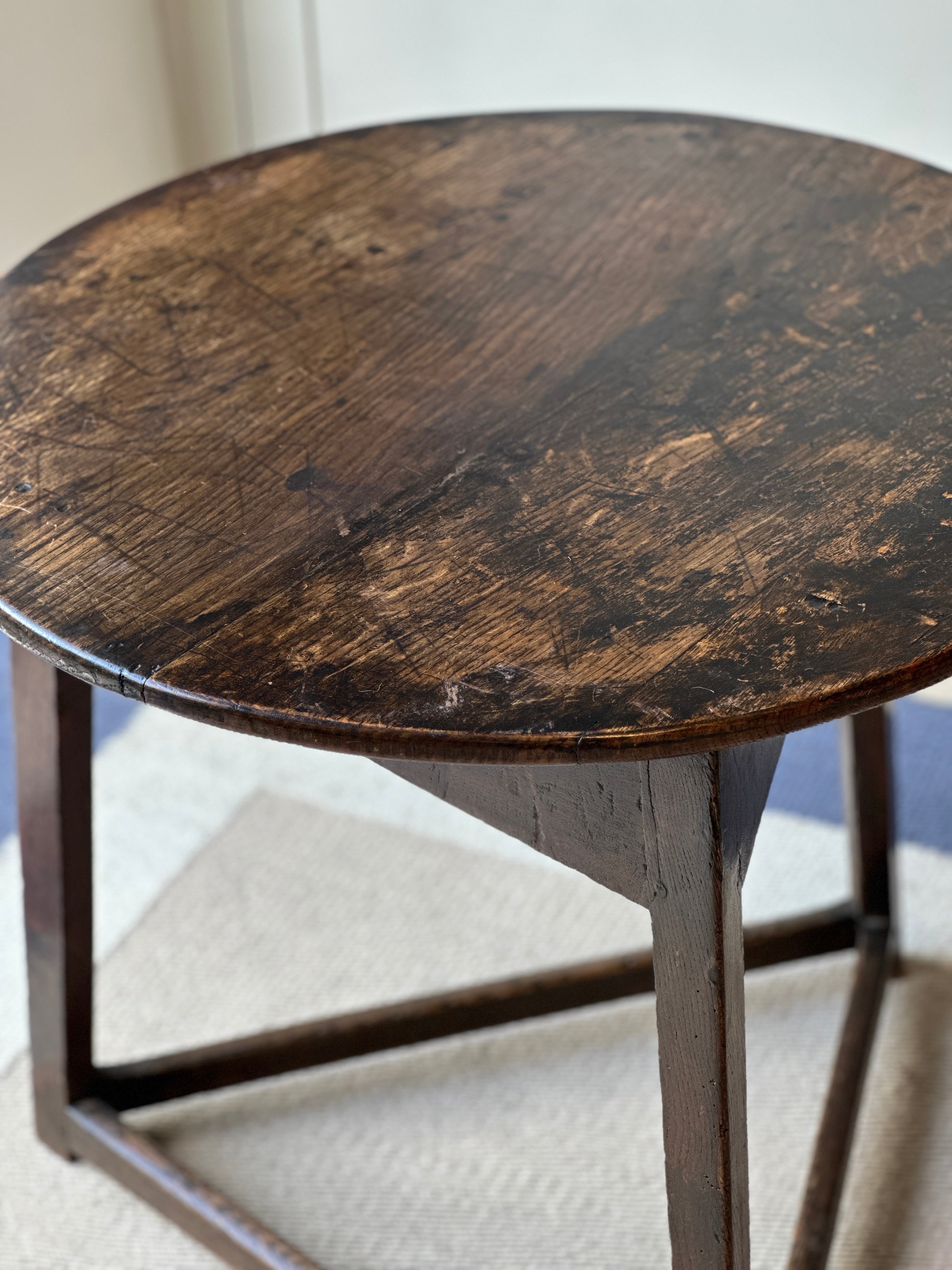 Dark Oak Cricket Table