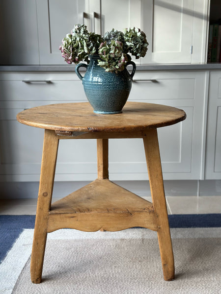 Pine Cricket Table with apron shelf