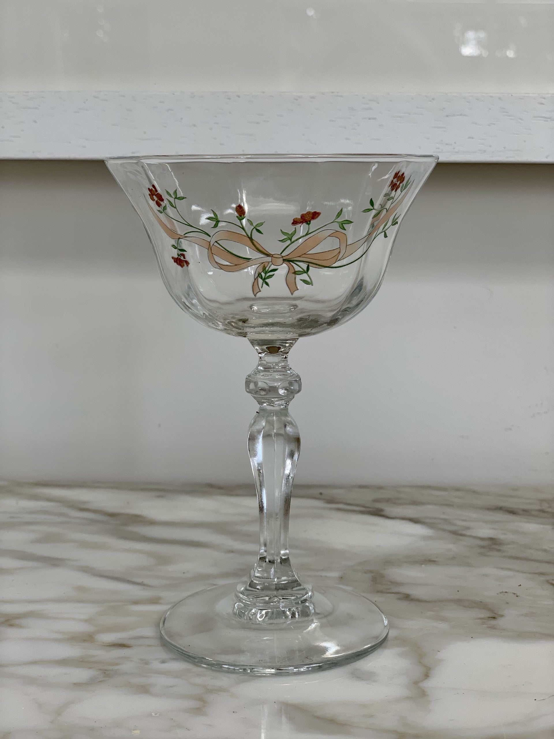 8 ‘Eternal Bow’ Glass Champagne Coupes