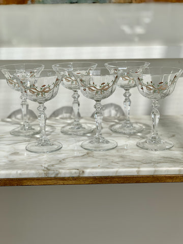 8 ‘Eternal Bow’ Glass Champagne Coupes