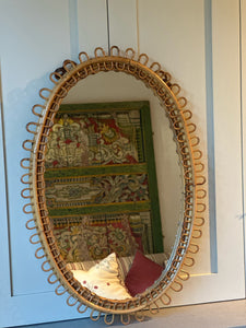 Medium Oval Abini Mirror with Chain