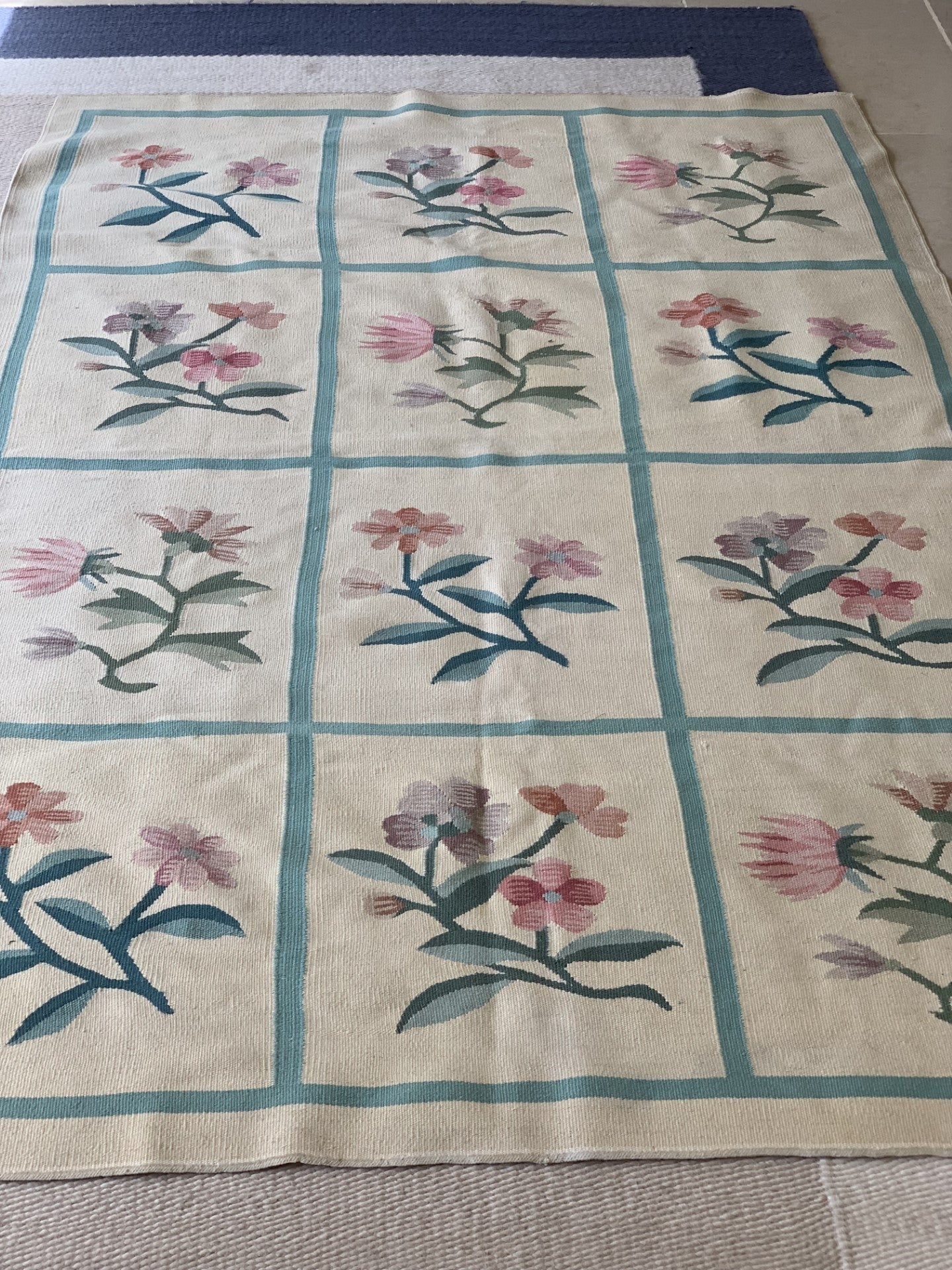 Vintage Turkish Handmade kilim (Flower Grid)