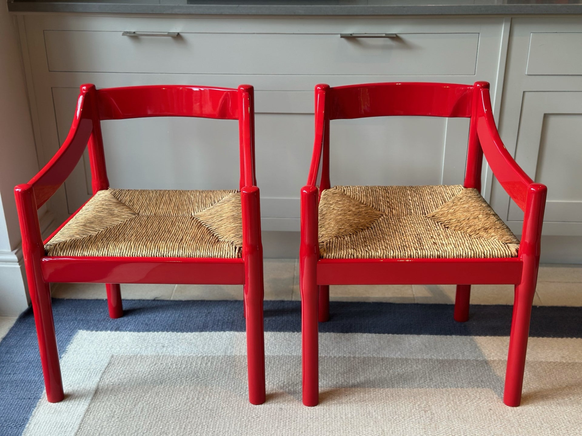 Carimate Armchair in Red Gloss