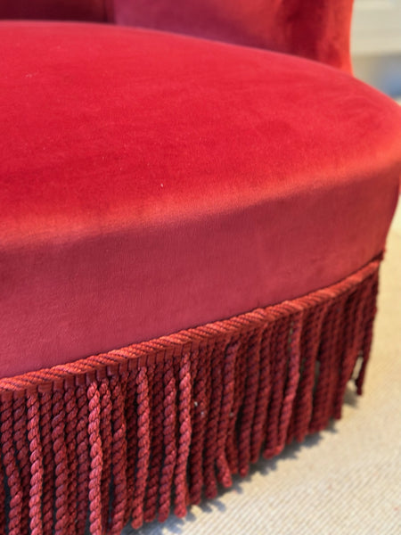 Pair of Chapeaux de Gendarmes chairs in a red velvet material with a Samuel & Sons Astrid Bullion fringe in crimson