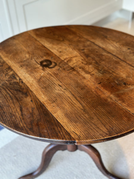 Attractive Oak Tilt Top Side Table