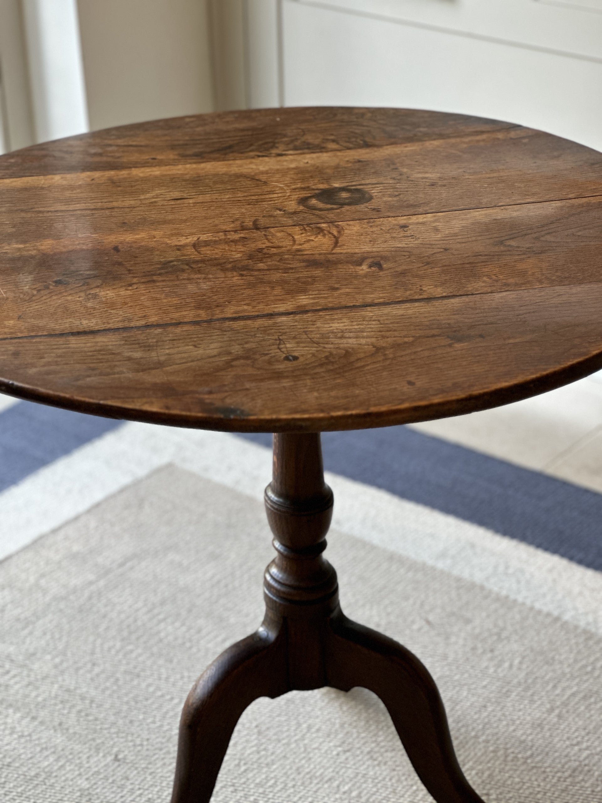 Attractive Oak Tilt Top Side Table