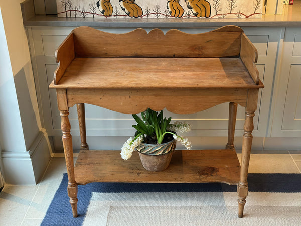 Pine Washstand With Beautiful Wood Turned Gallery