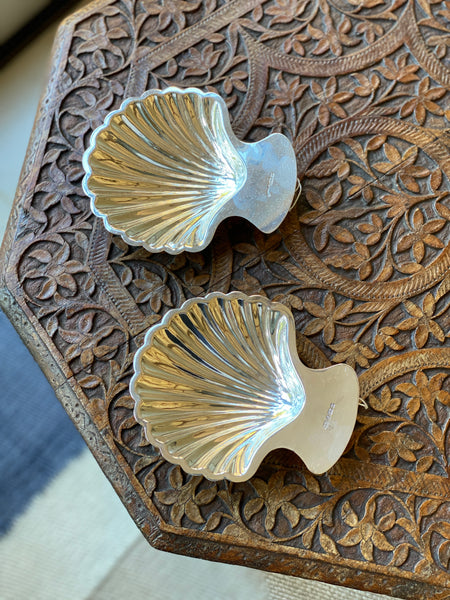 Shell shaped silver plate dish
