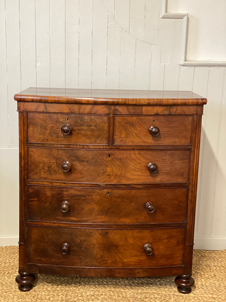 Large Mahogany Chest of Drawers with attractive reeded sides