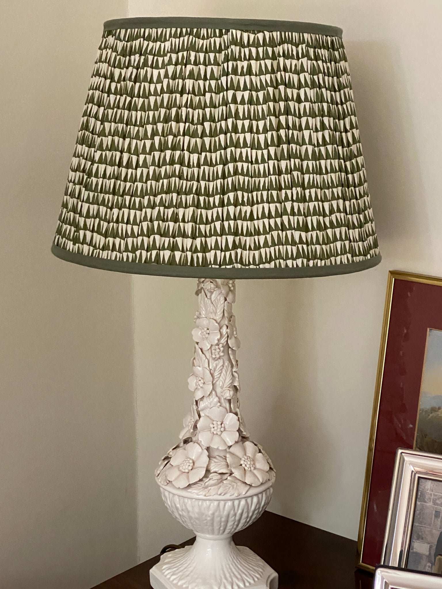 Vintage Floral Ceramic Table Lamp