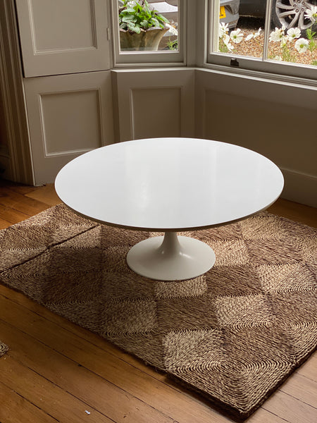 Mid Century Arkana coffee table inspired by EERO SAARINEN