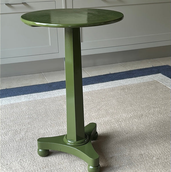 Vintage Trefoil Table in Little Green Olive Colour