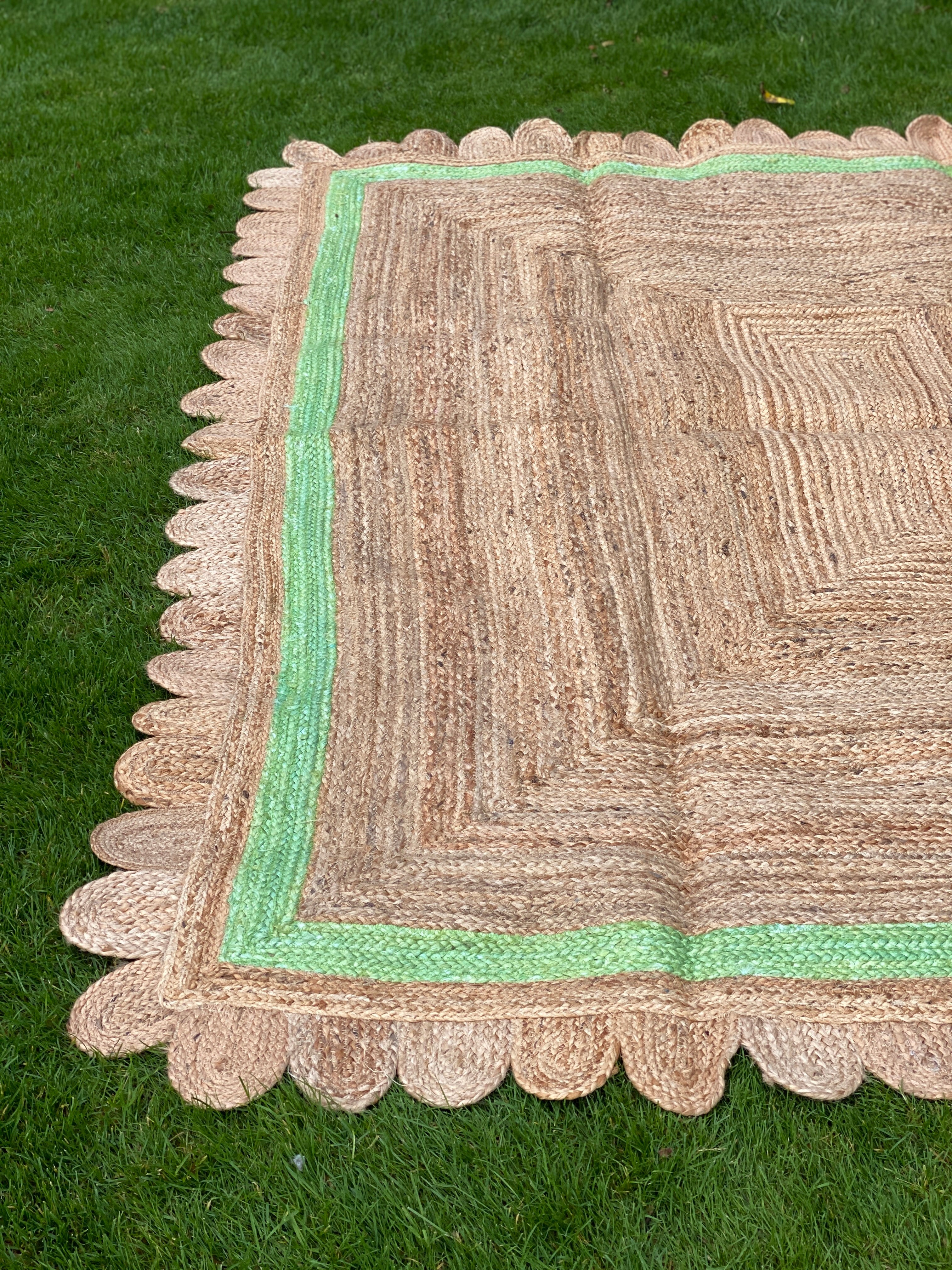 Jute Scalloped Edge Rugs