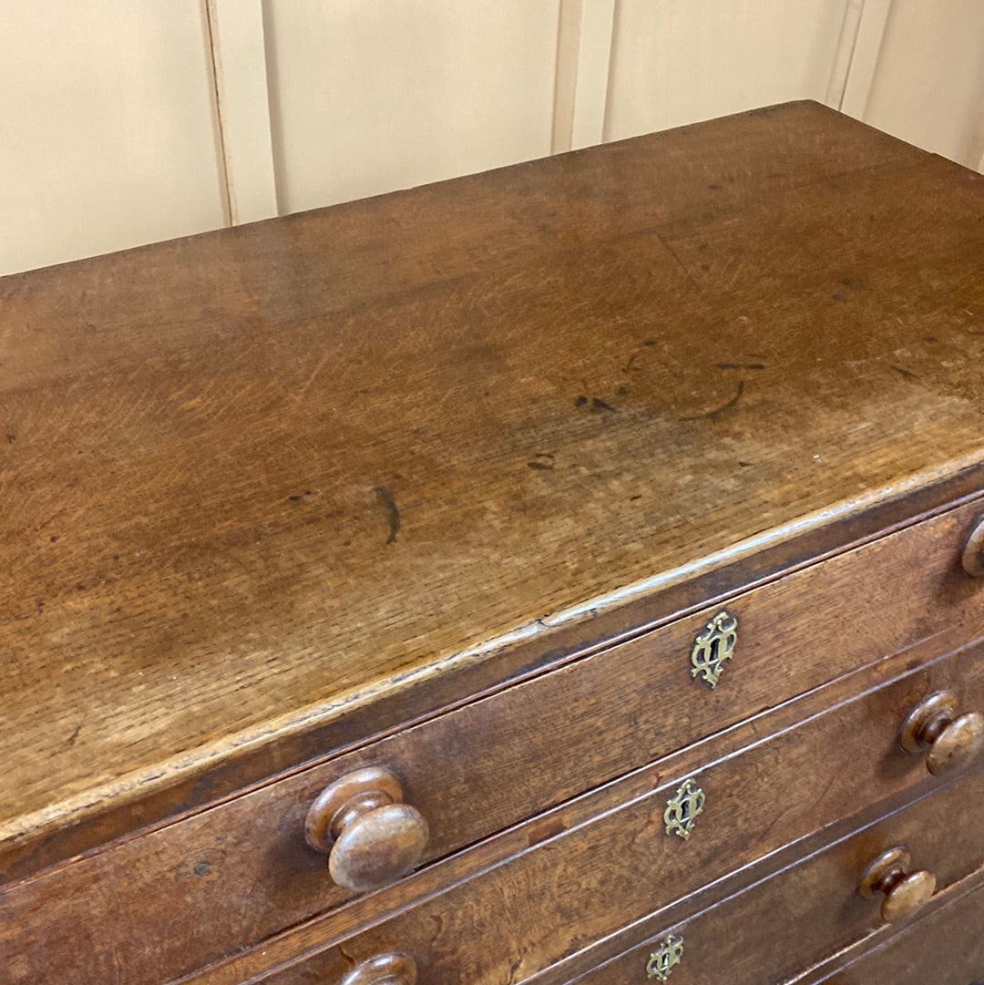 Lovely Oak Split Chest of Drawers