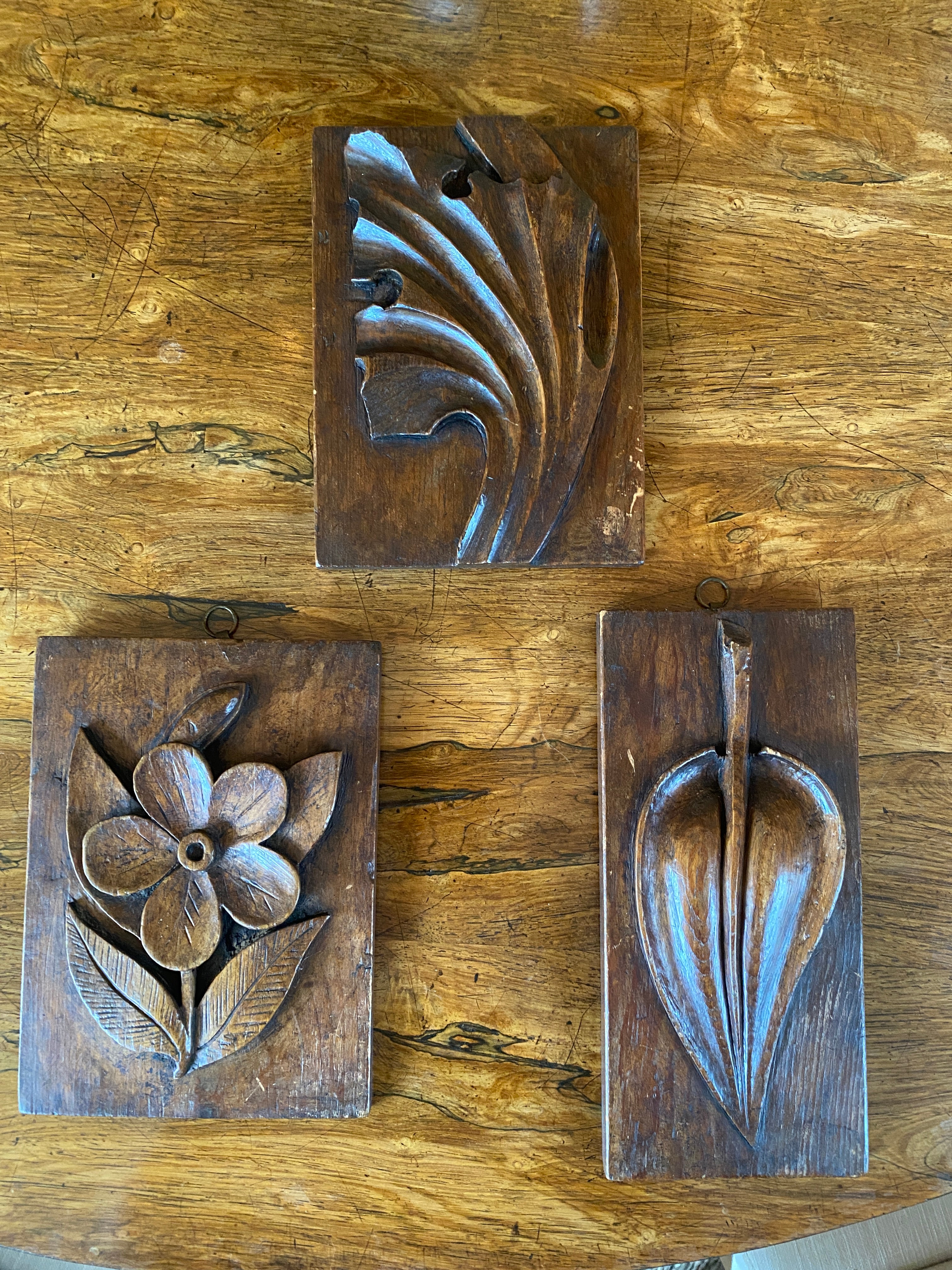 Decorative Wooden Carving - Cabbage Leaf