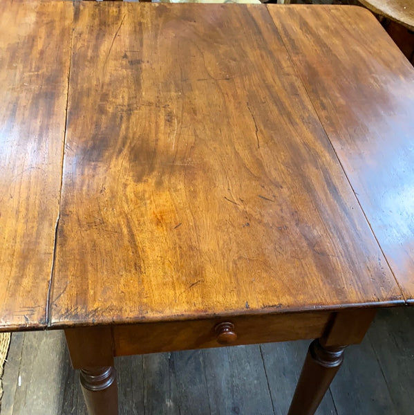Pretty Pembroke Table