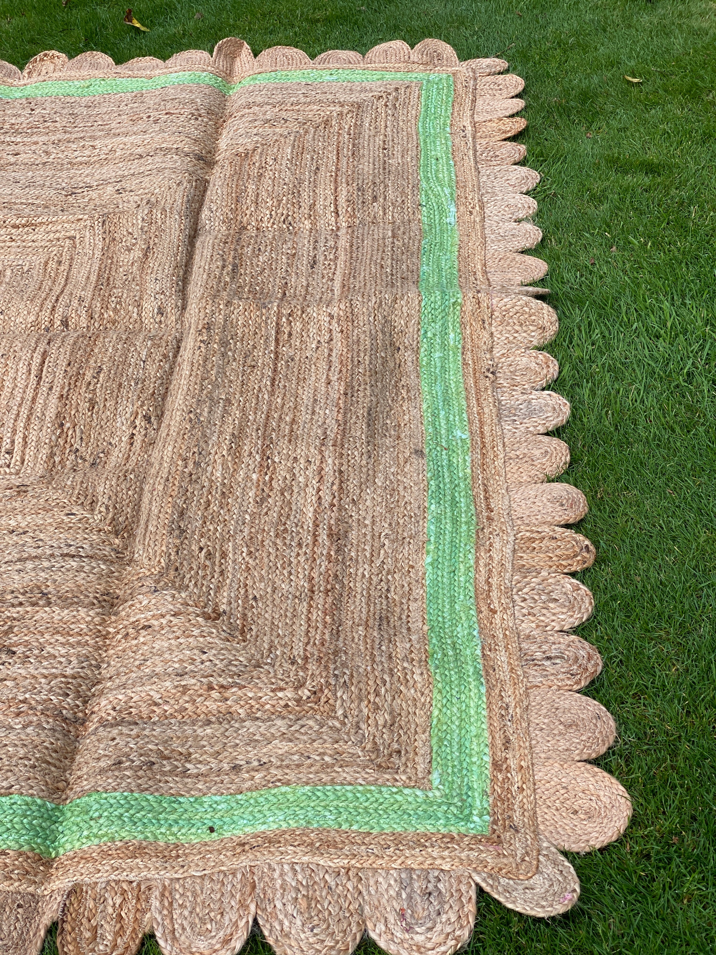 Jute Scalloped Edge Rugs