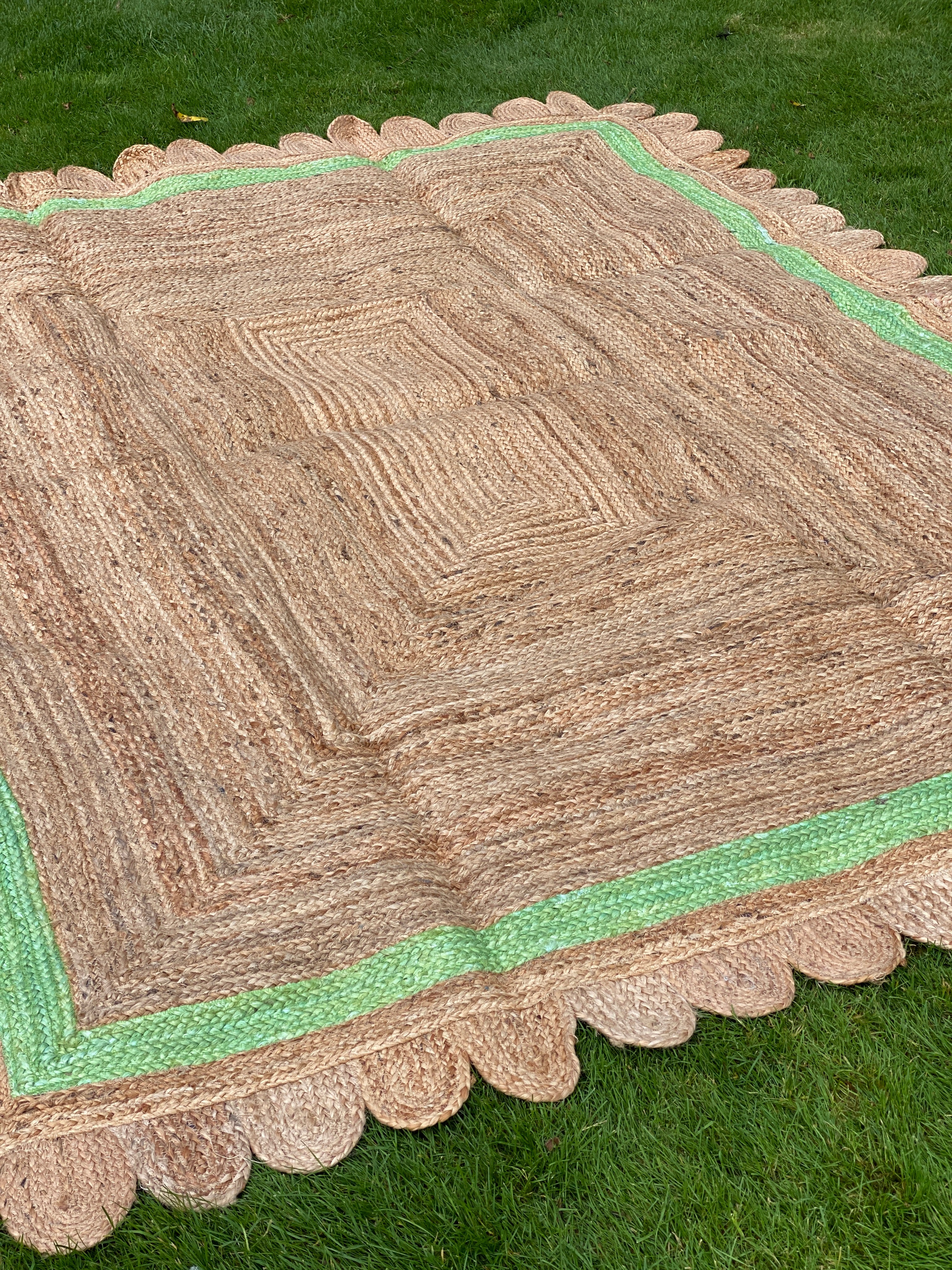 Jute Scalloped Edge Rugs