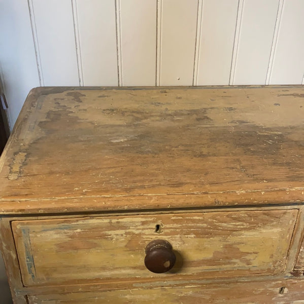 Pretty painted pine chest of drawers