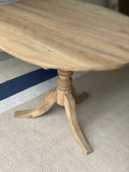 Antique Oak Tilt Top table