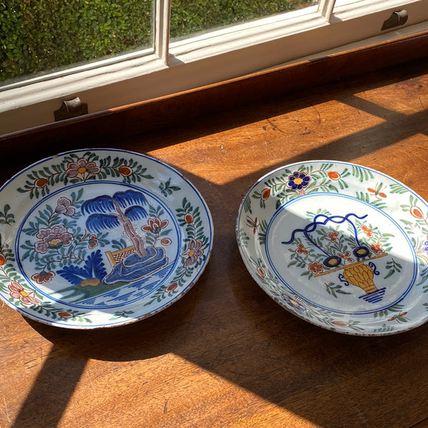 Pair of Excellent Dutch Polychrome Delft Plates