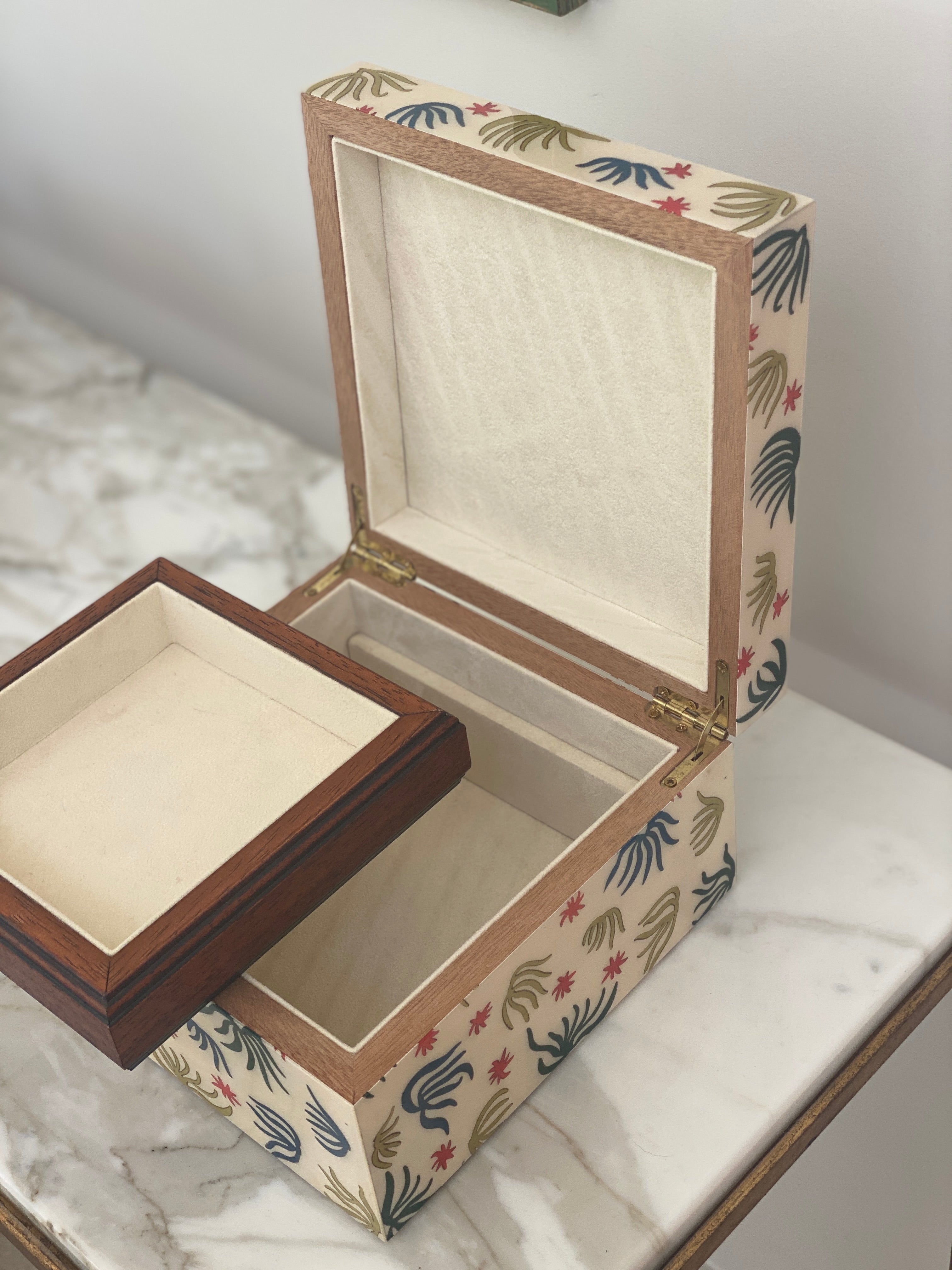 Exquisite Italian Handmade Marquetry Box